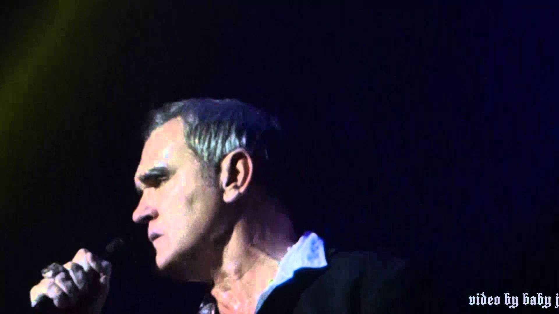 1920x1080 Morrissey-STAIRCASE AT THE UNIVERSITY-Live-The Masonic, San Francisco,  December 29, 2015-Smiths-MOZ