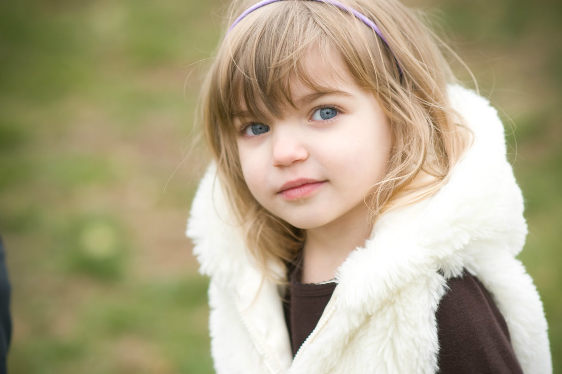 1920x1280 Most Beautiful Baby Girl Wallpaper With Blue Eyes