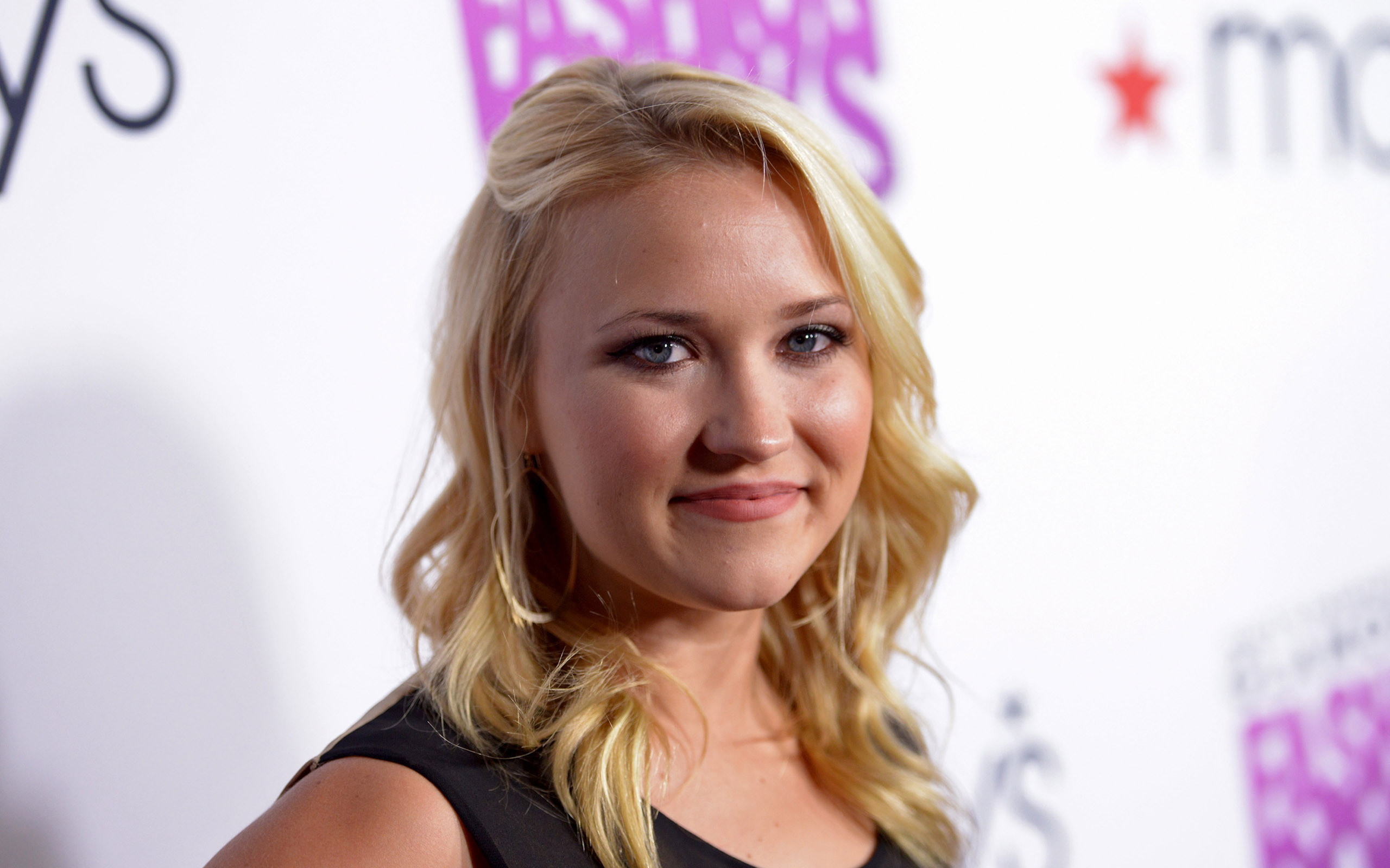 2560x1600 8 HD Emily Osment Wallpapers