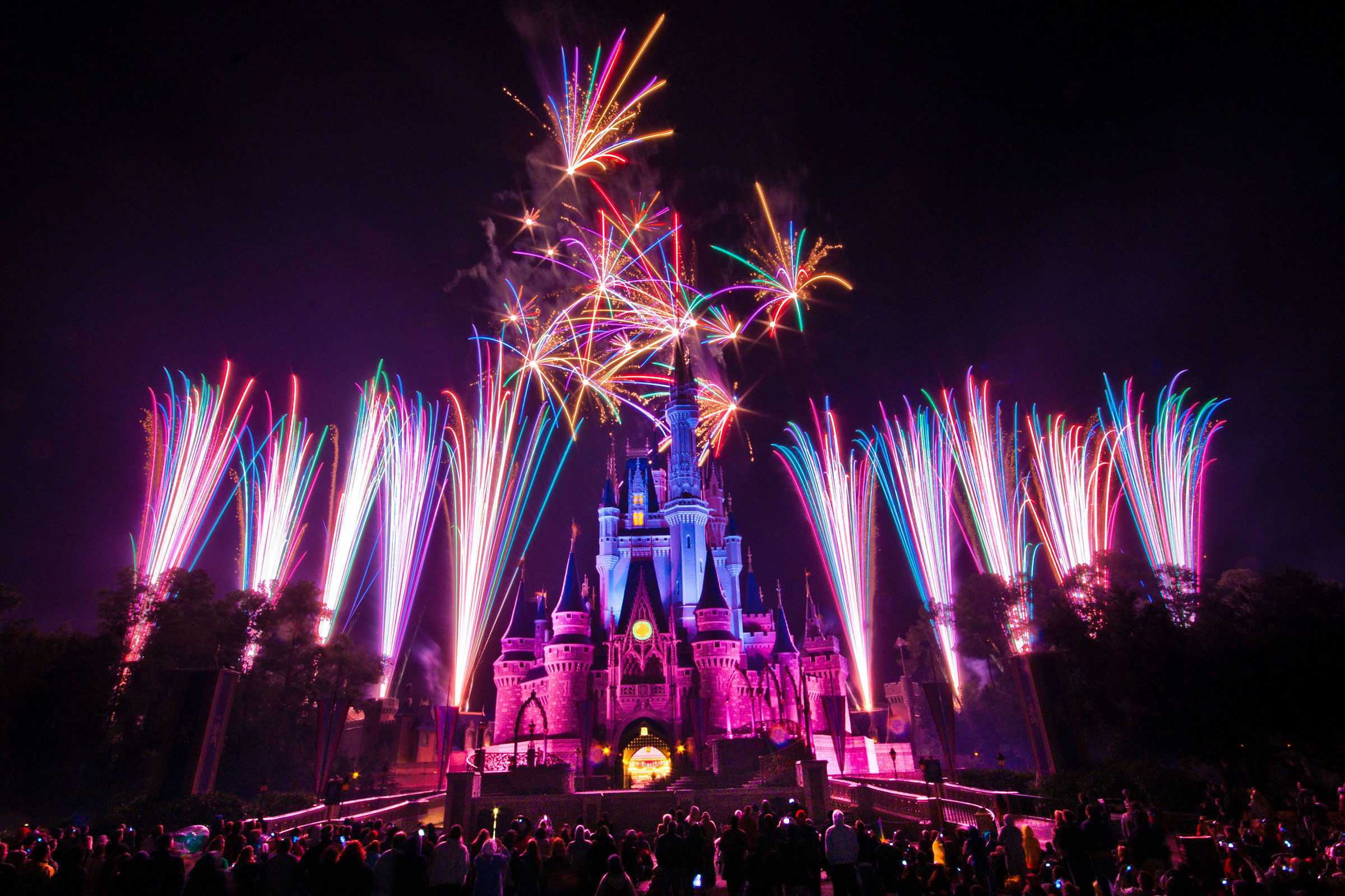 2400x1600 Disneyland fireworks Wallpaper