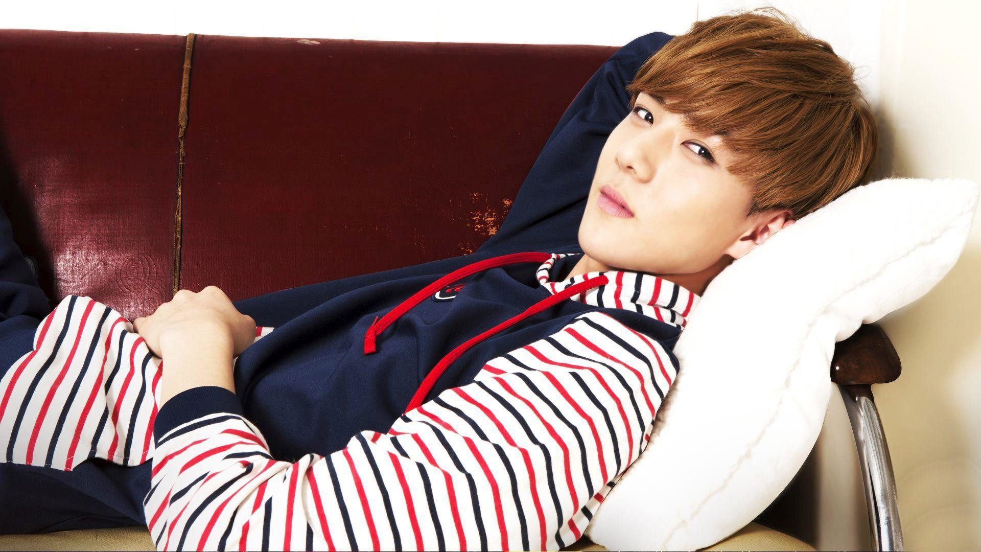1920x1080 HD Taeyeon lying on the bed - Exo Wallpaper