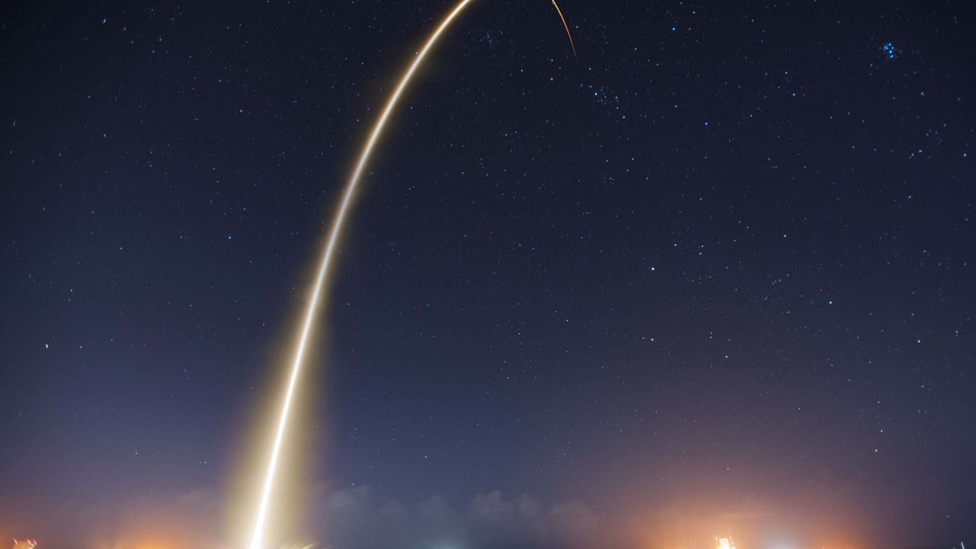 1920x1080 HD Wallpaper: SpaceX's Falcon 9 rocket and Dragon spacecraft launched