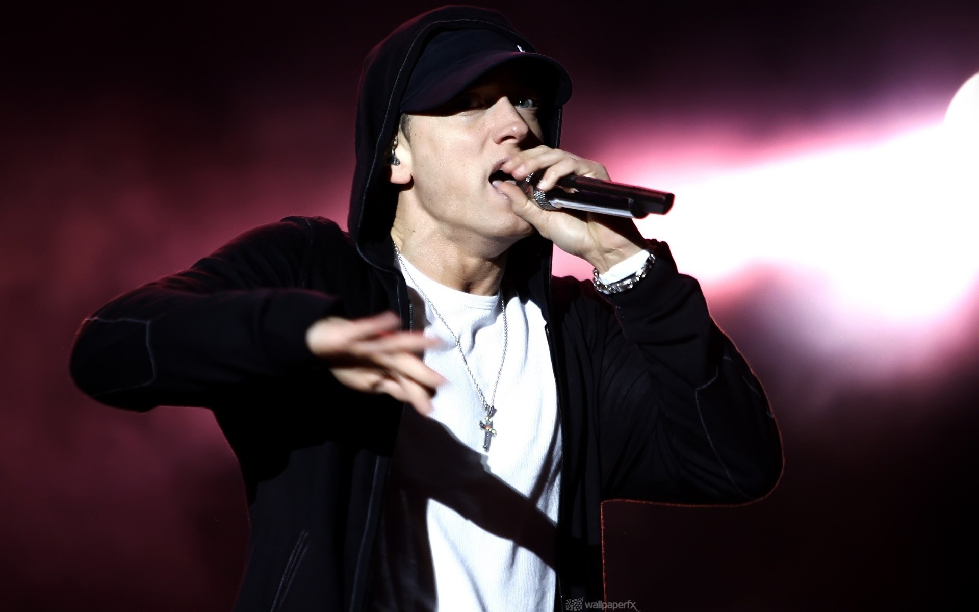 1920x1200 Eminem Performing
