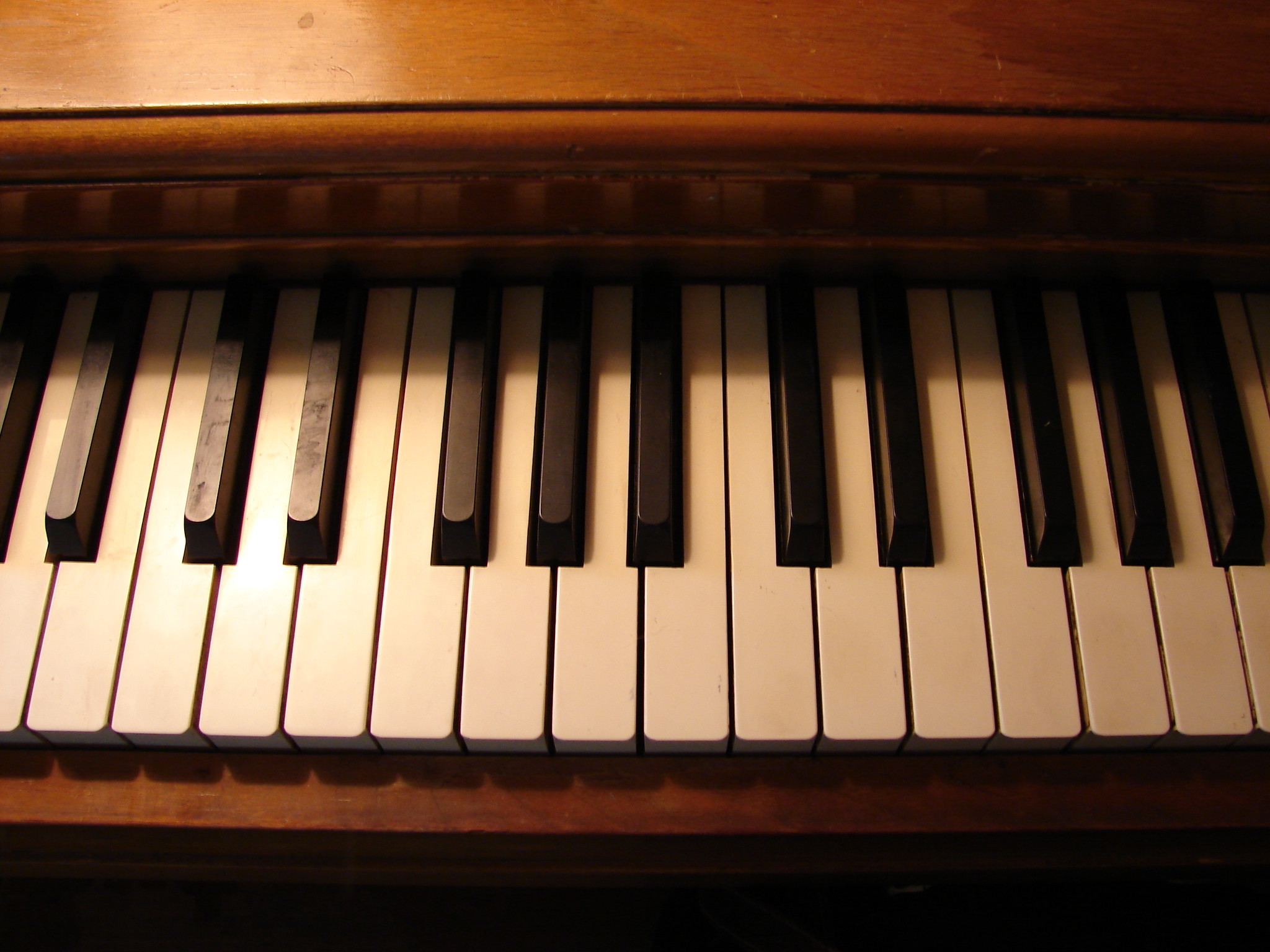 2048x1536 Piano Keys
