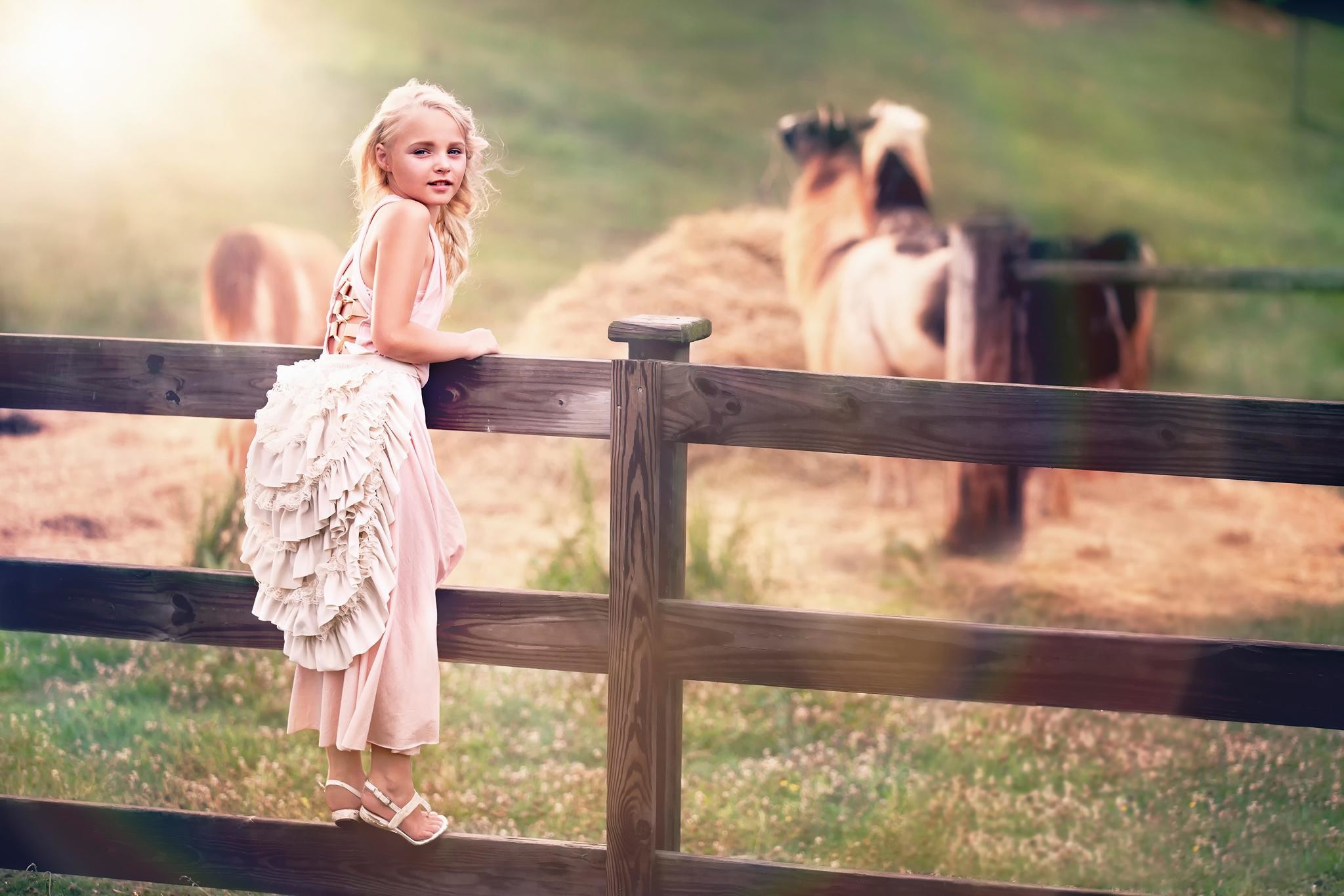 2048x1365 wallpaper.wiki-Photography-baby-girl-fence-country-farm-