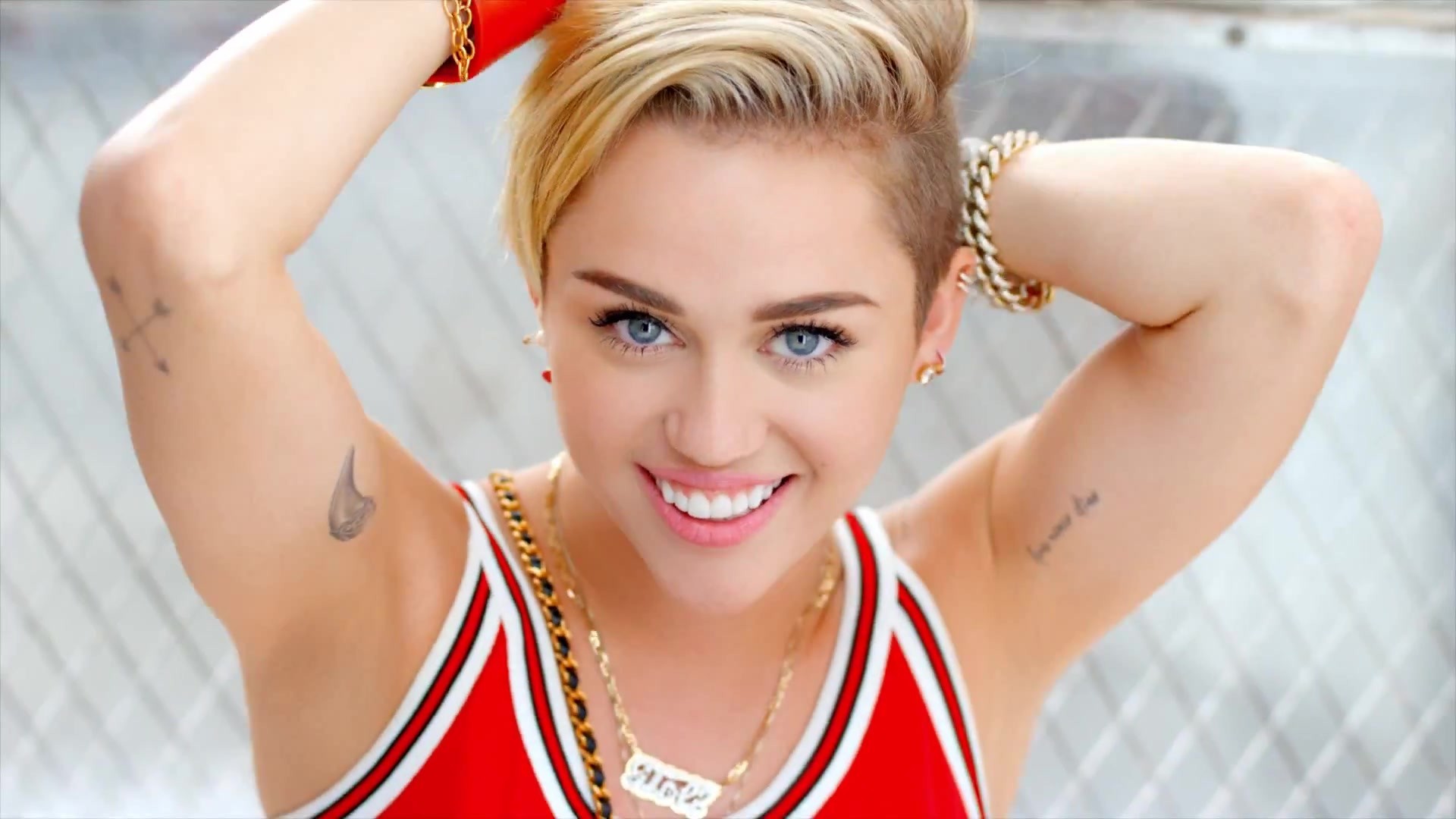1920x1080 Funny Miley Cyrus Celebrity 12 High Resolution Wallpaper
