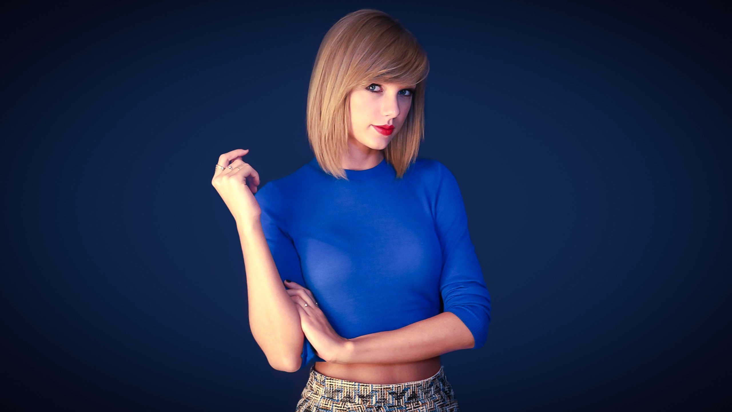 2560x1440 Taylor Swift New (1366x768 Resolution)