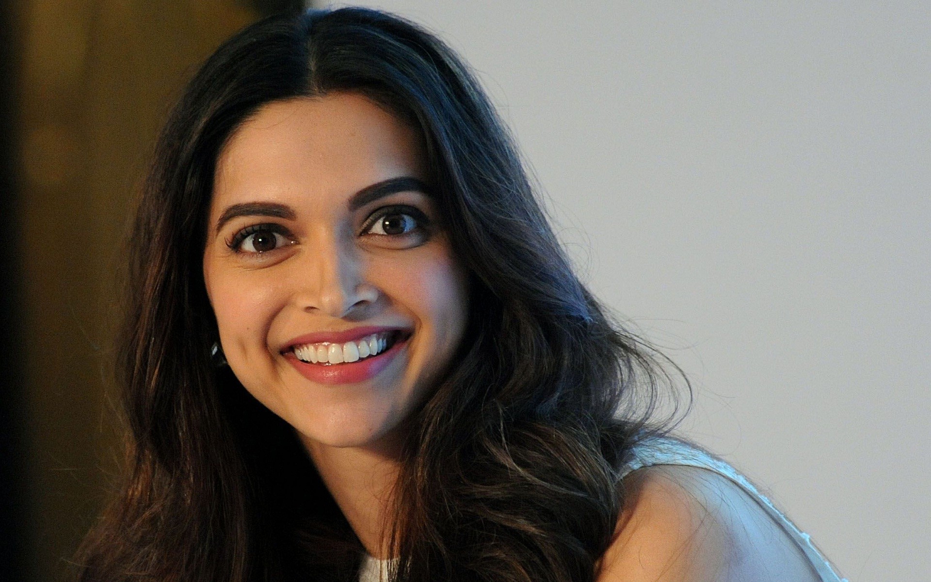 1920x1200 Deepika padukone very happy with beautiful smile face high definition  wallpapers