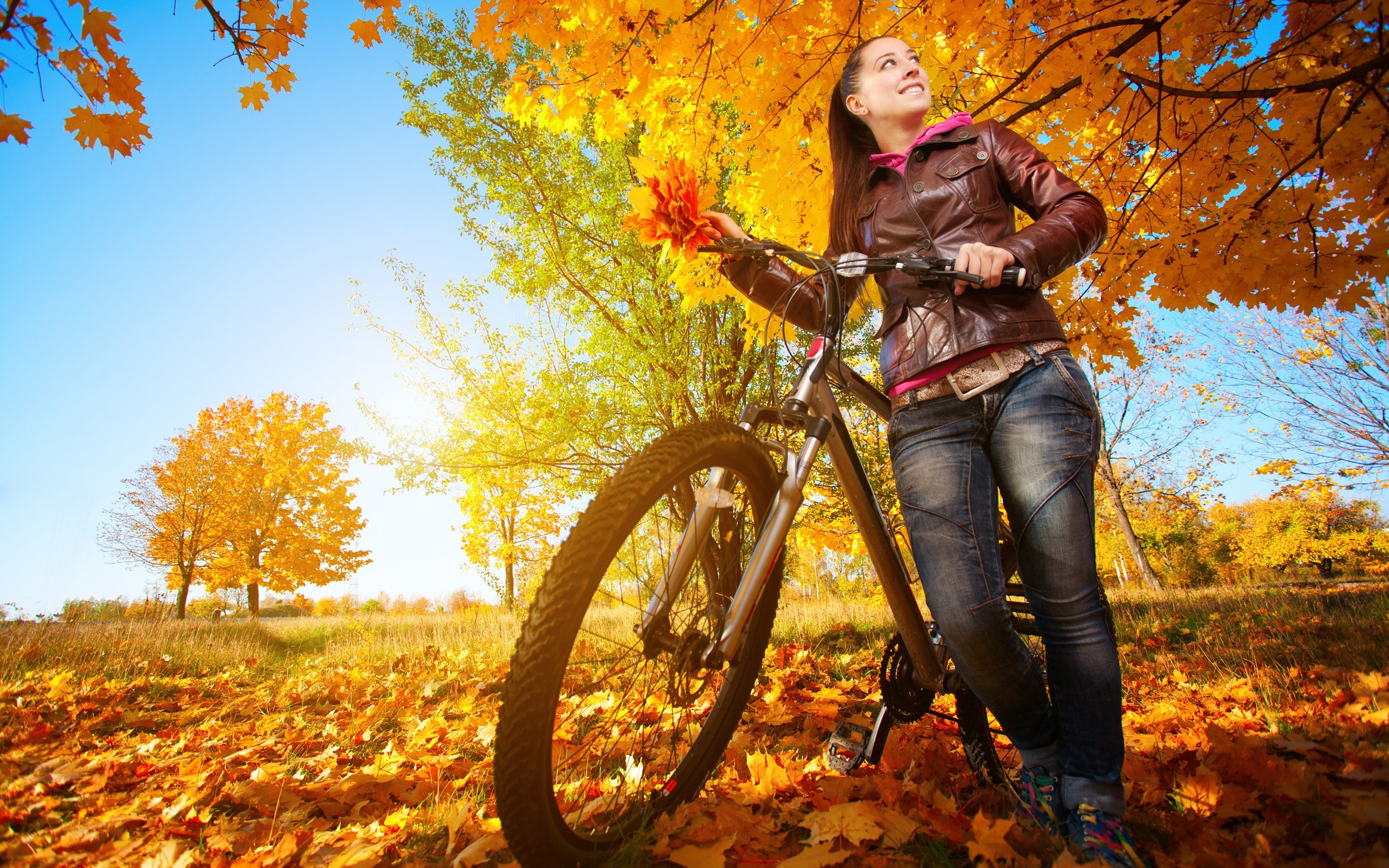 2880x1800 Girl With A Bike In The Fall