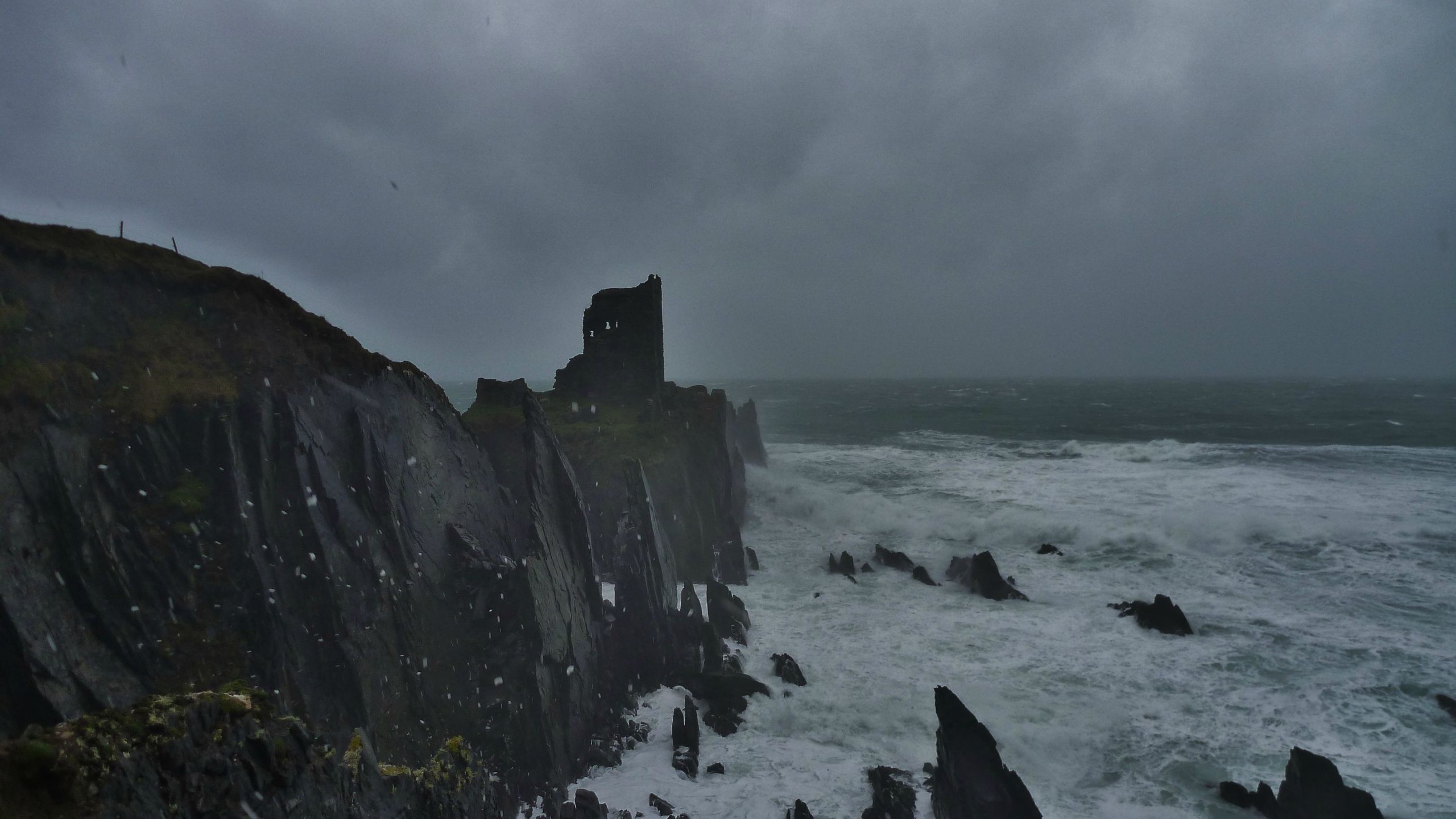 2560x1440 castle, Ireland, Sea, Abandoned Wallpapers HD / Desktop .