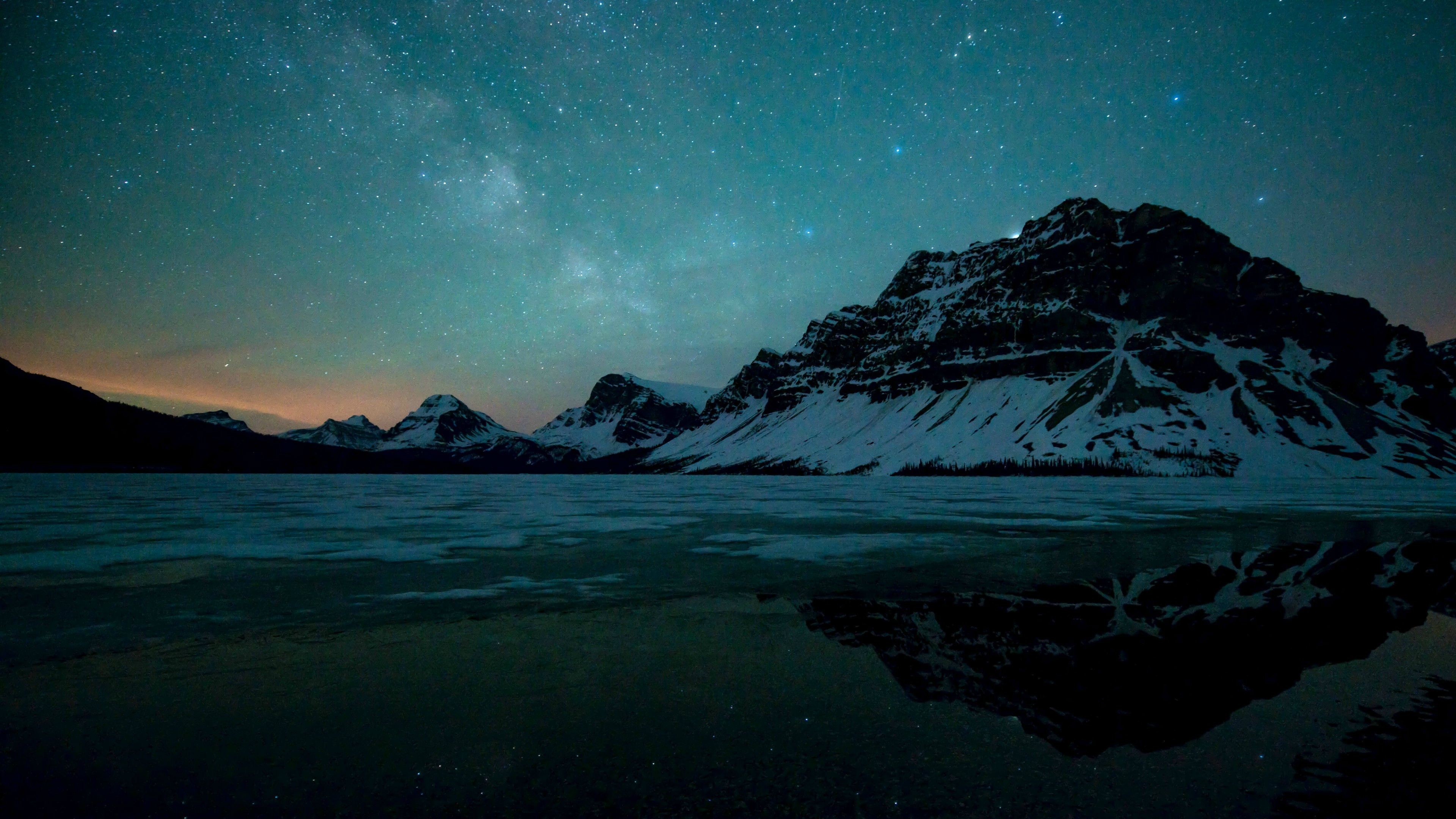 3840x2160 Milky Way over Bow Lake in Canada.