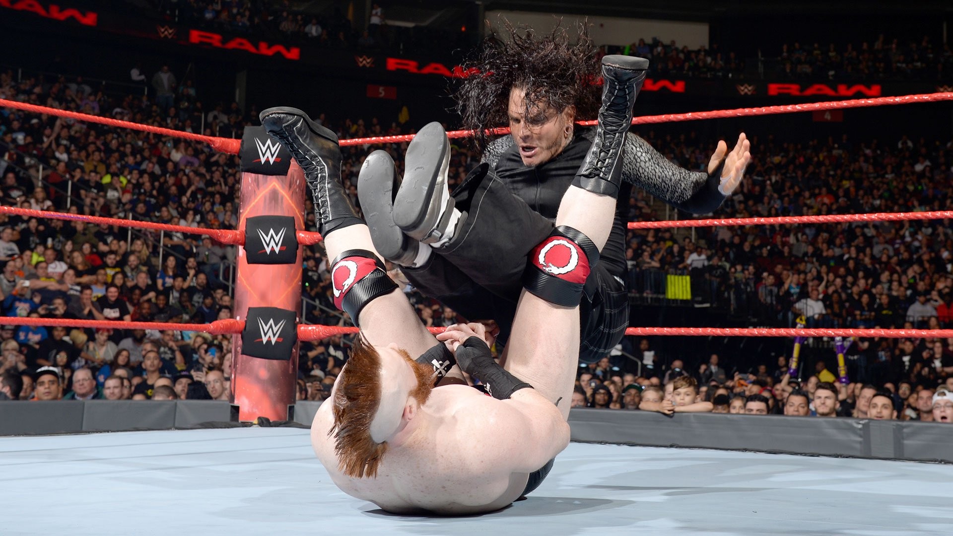1920x1080 The Miz besiegte Intercontinental Champion Dean Ambrose durch  Disqualifikation | WWE