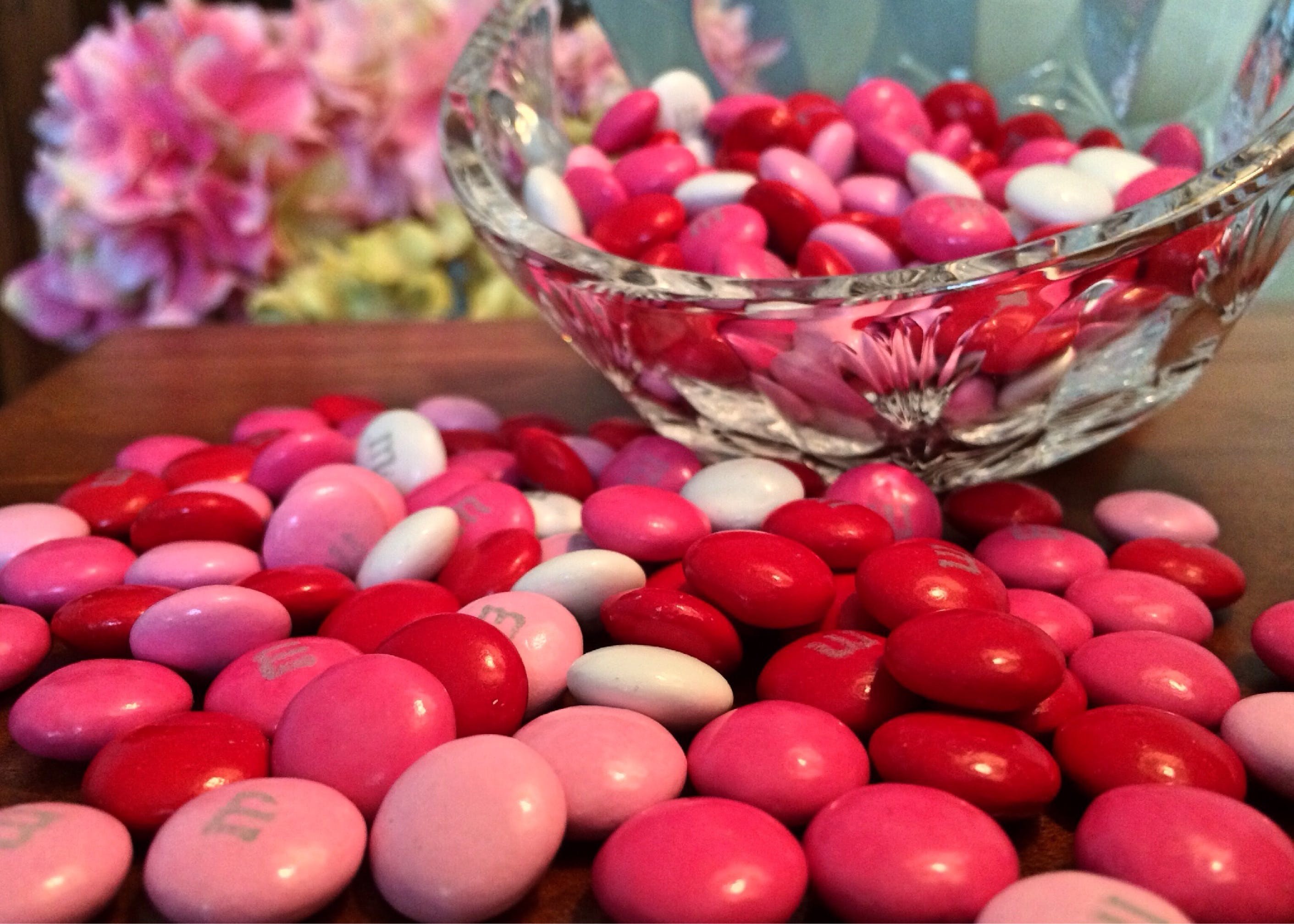 2822x2015 Pink M&ms On Table - Free Stock Photo, Image, Wallpaper
