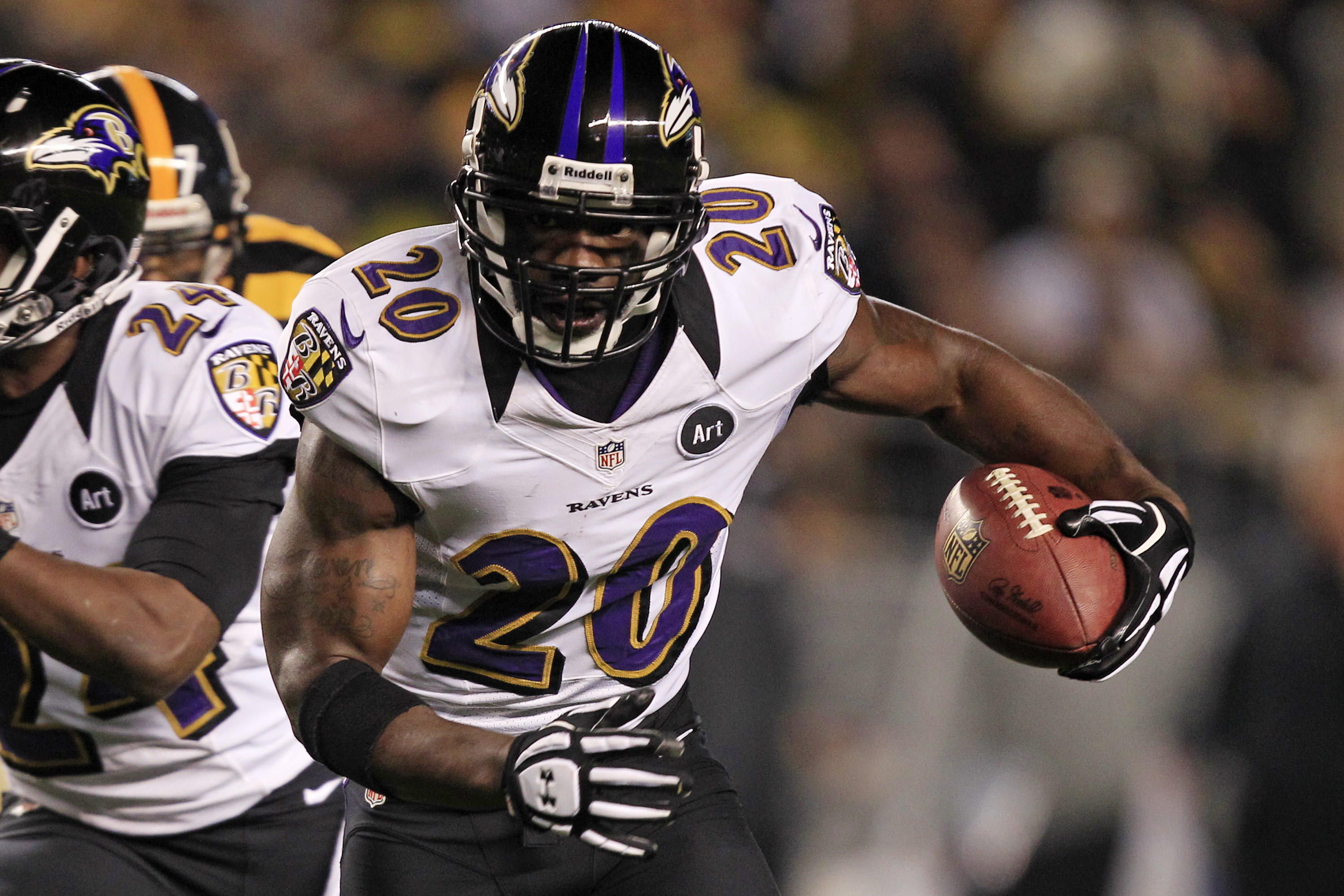 3000x2001 Baltimore Ravens free safety Ed Reed, (20) runs after recovering a fumble by