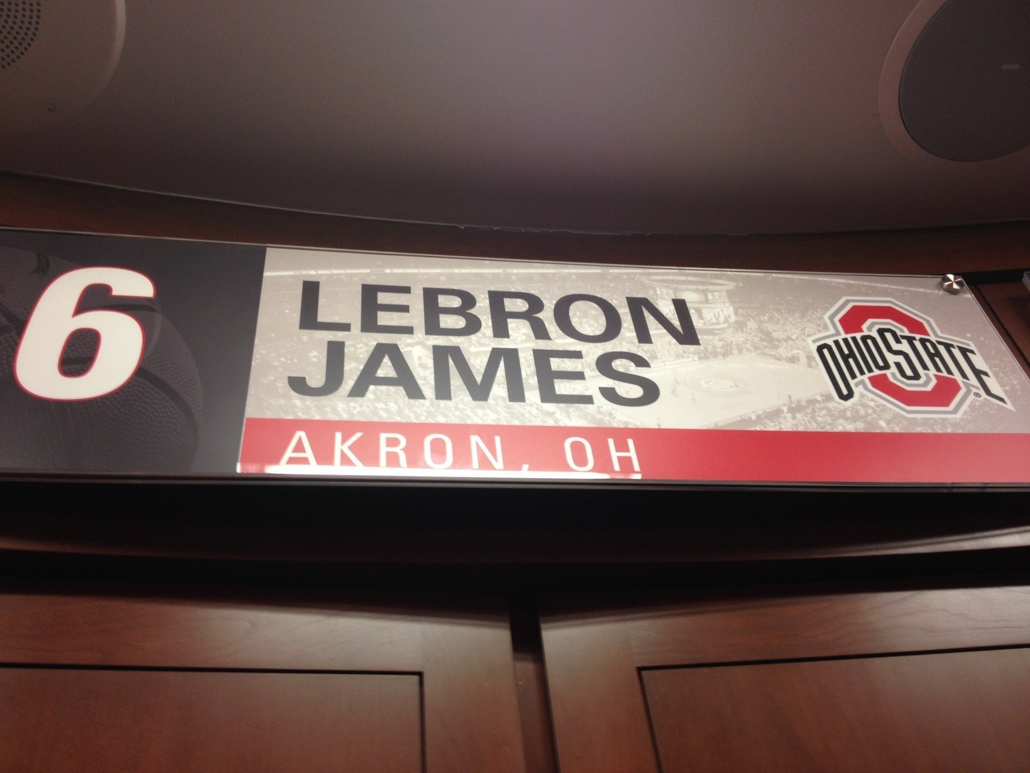 2048x1536 Explaining why LeBron James has a locker in the Ohio State basketball locker  room (James responded) | cleveland.com