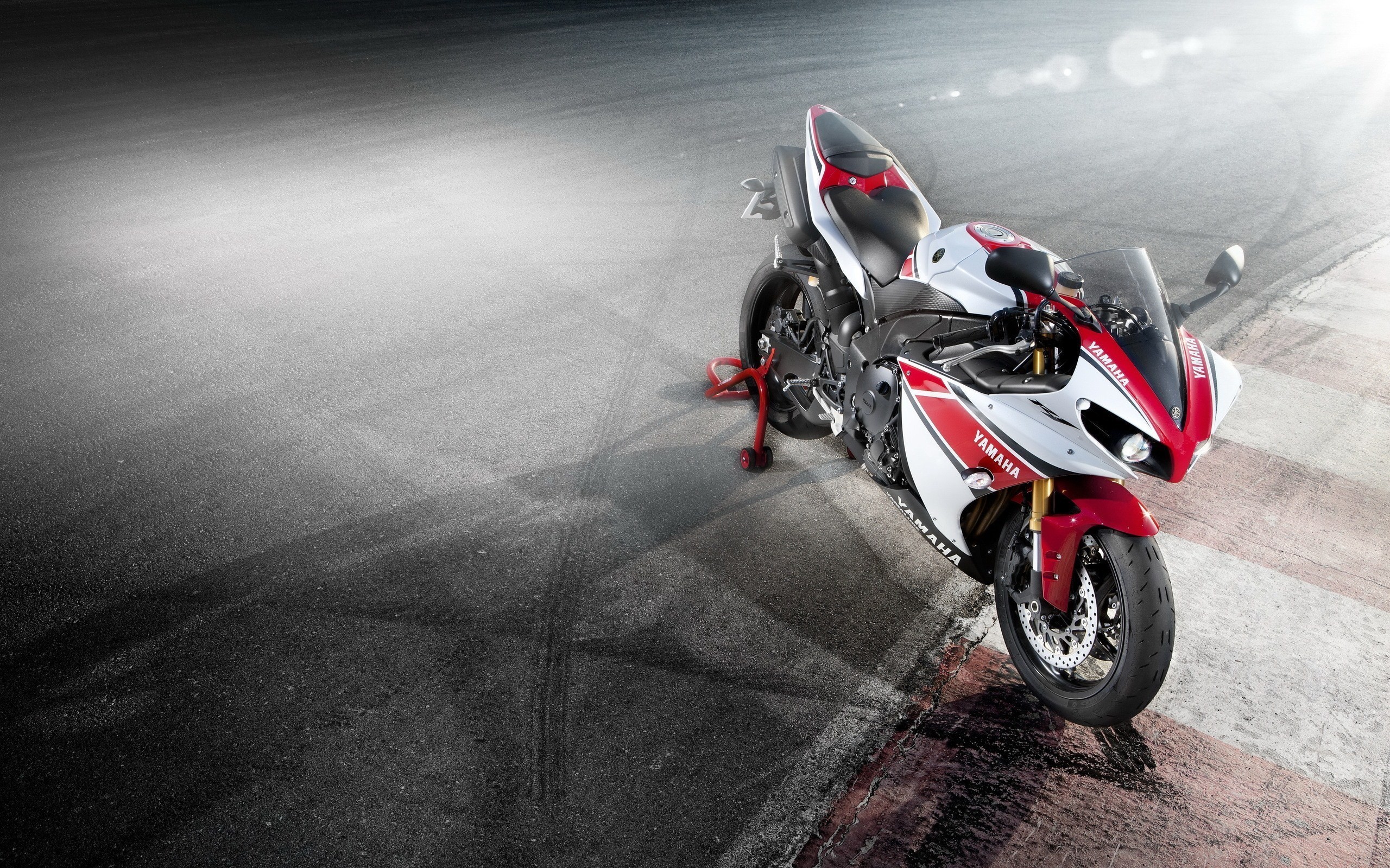 2560x1600 Motorcycle-mobile-wallpaper