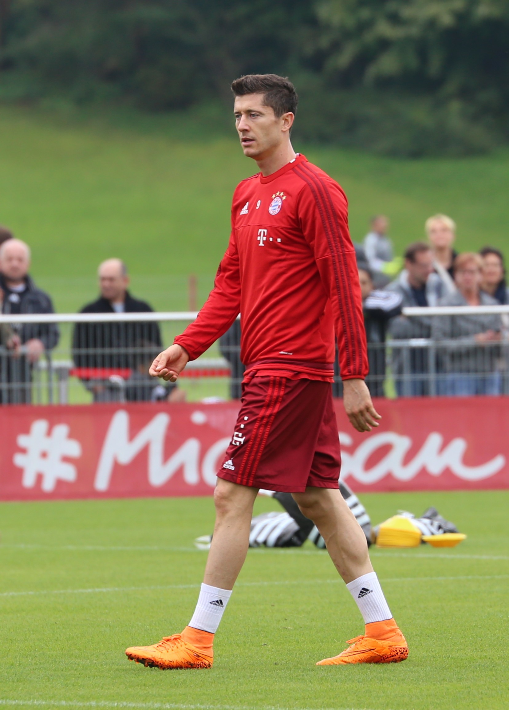 1656x2310 Robert Lewandowskiu200e beim Training auf dem GelÃ¤nde des FC Bayern MÃ¼nchen