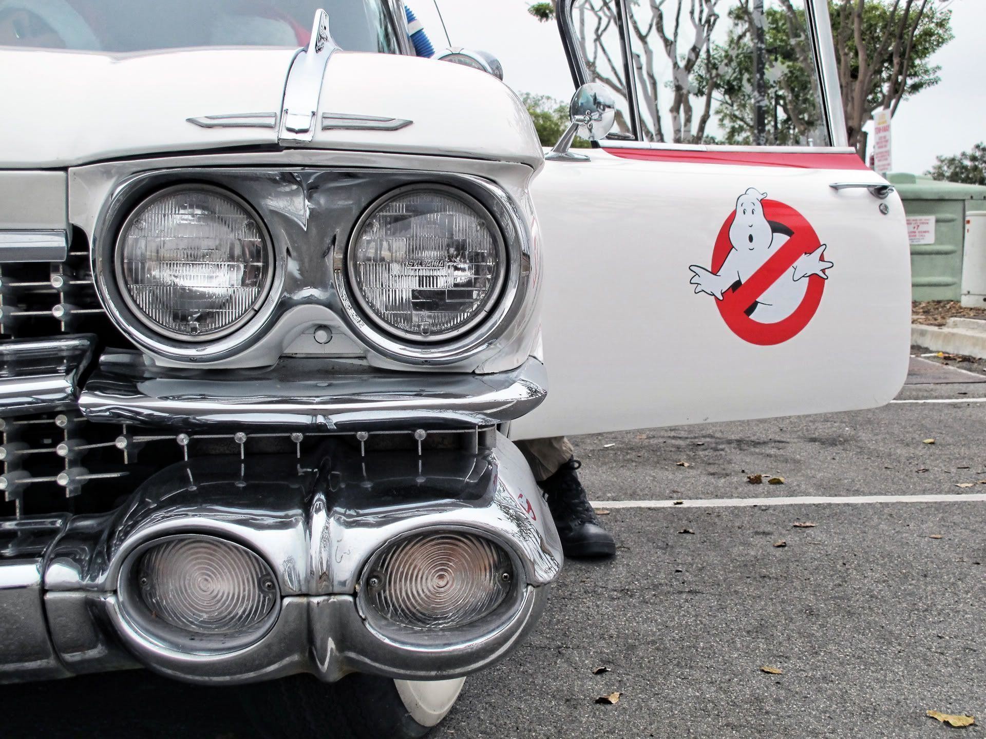 1920x1440 High-Resolution Ecto-1 Wallpapers - Ghostbusters Fans
