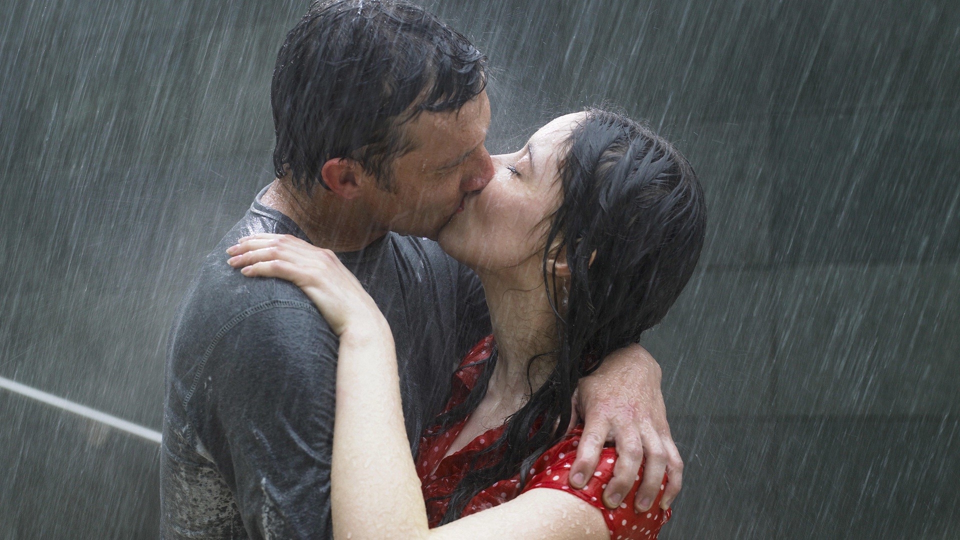 1920x1080 Couple lips kissing and romance in rain wallpapers