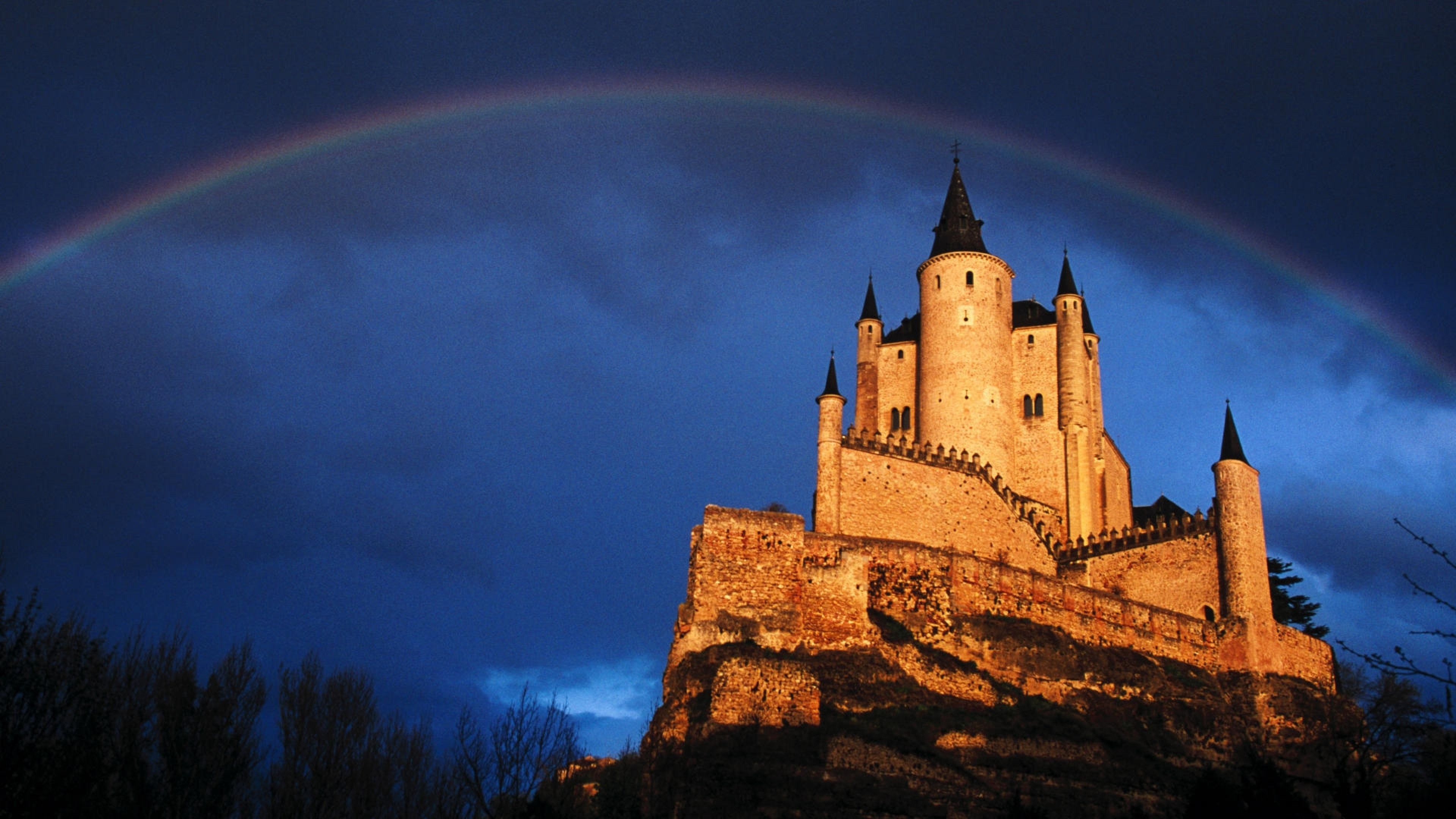 3840x2160  Wallpaper castle, rainbow, sky, after a rain, construction
