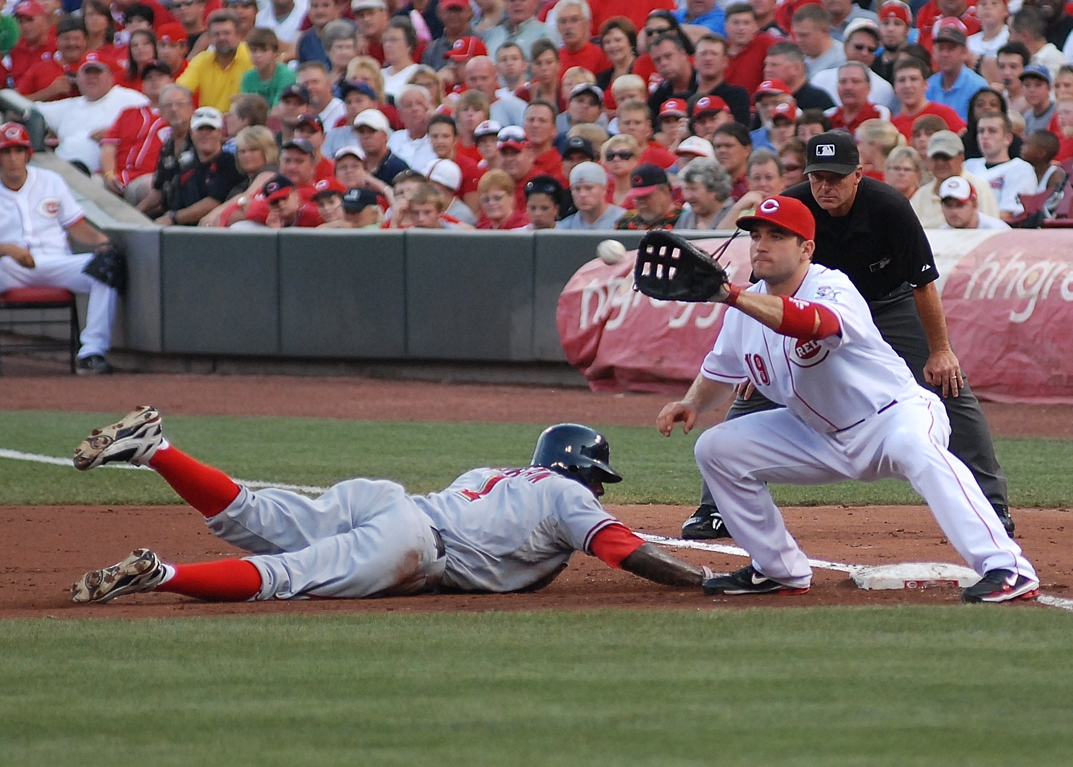 2085x1491 Joey Votto of the Cincinnati Reds by Sports Photographer Vincent Rush