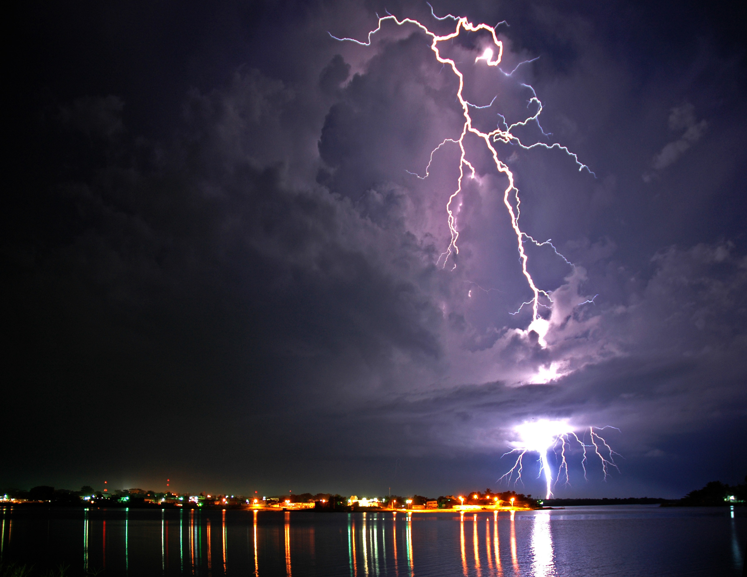 2536x1960 lightning storms | Impressive Lightning Storms for your Desktop Wallpaper |  Thomas Craig .