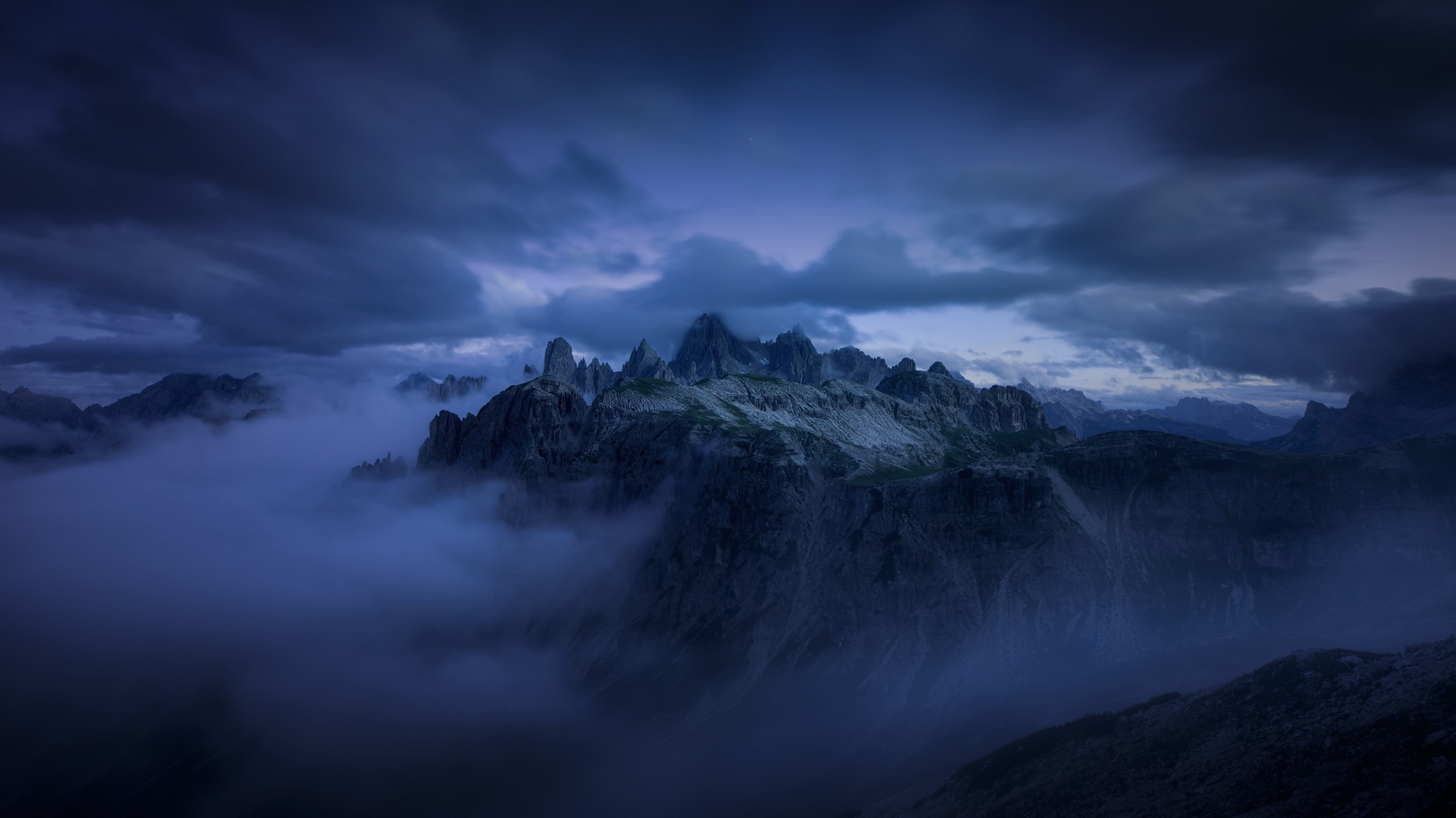 2560x1440 Mountain, Evening, Fog, Cliff, Dark Clouds