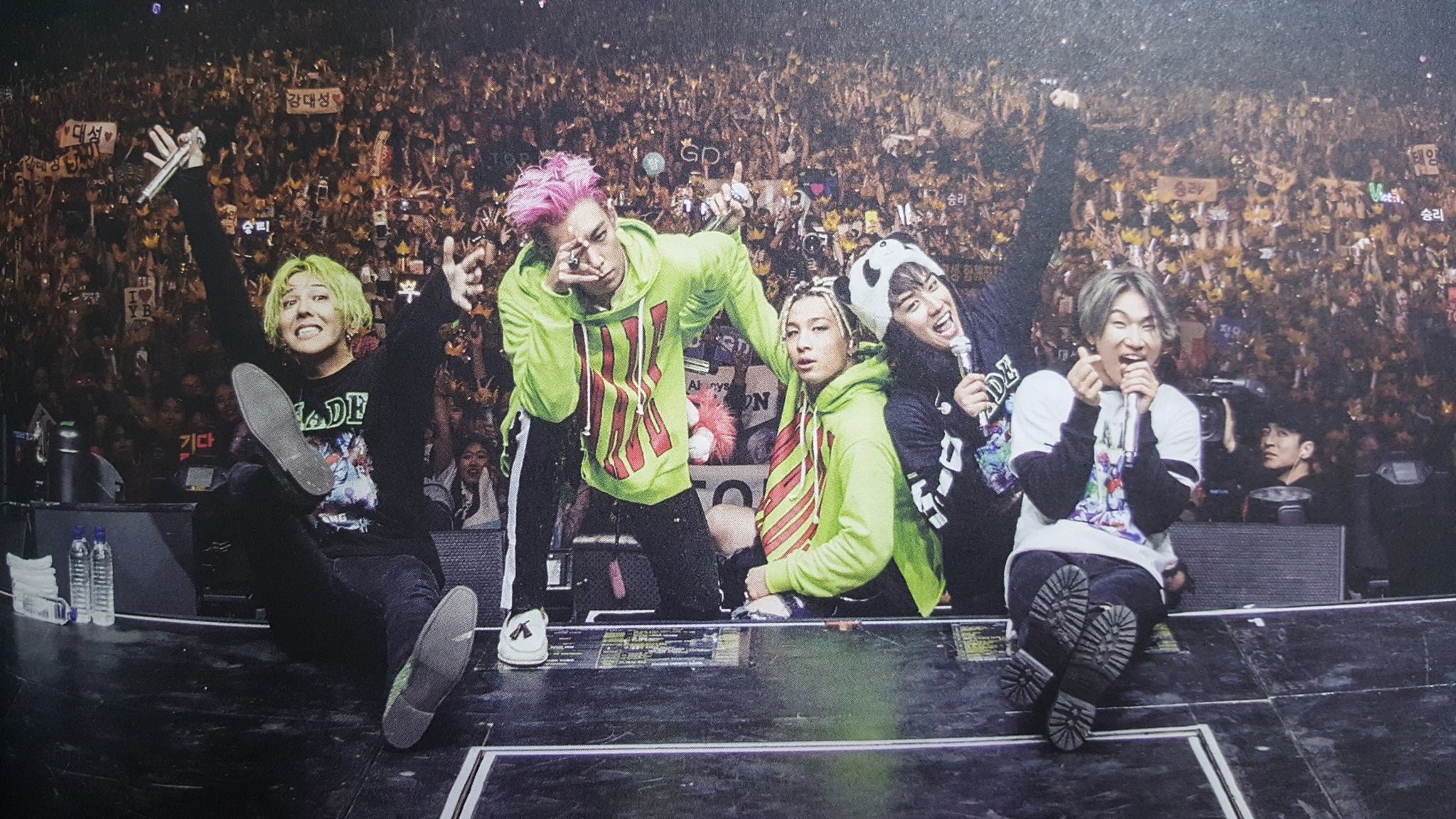 2048x1152 BIGBANG SEOUL Final 0.to.10 DVD Photobook (1)