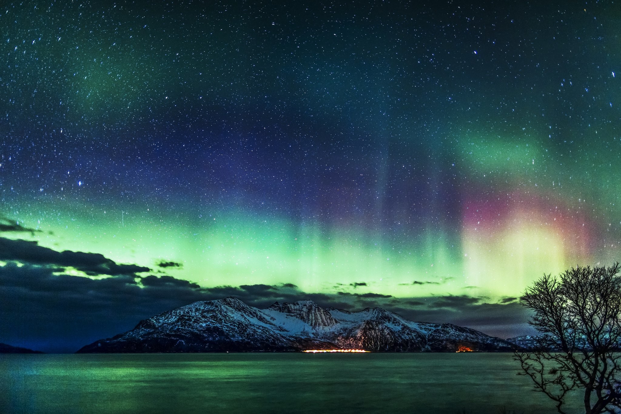 2048x1365 Alaska aurora aurora borealis northern lights Nature sky landscape .