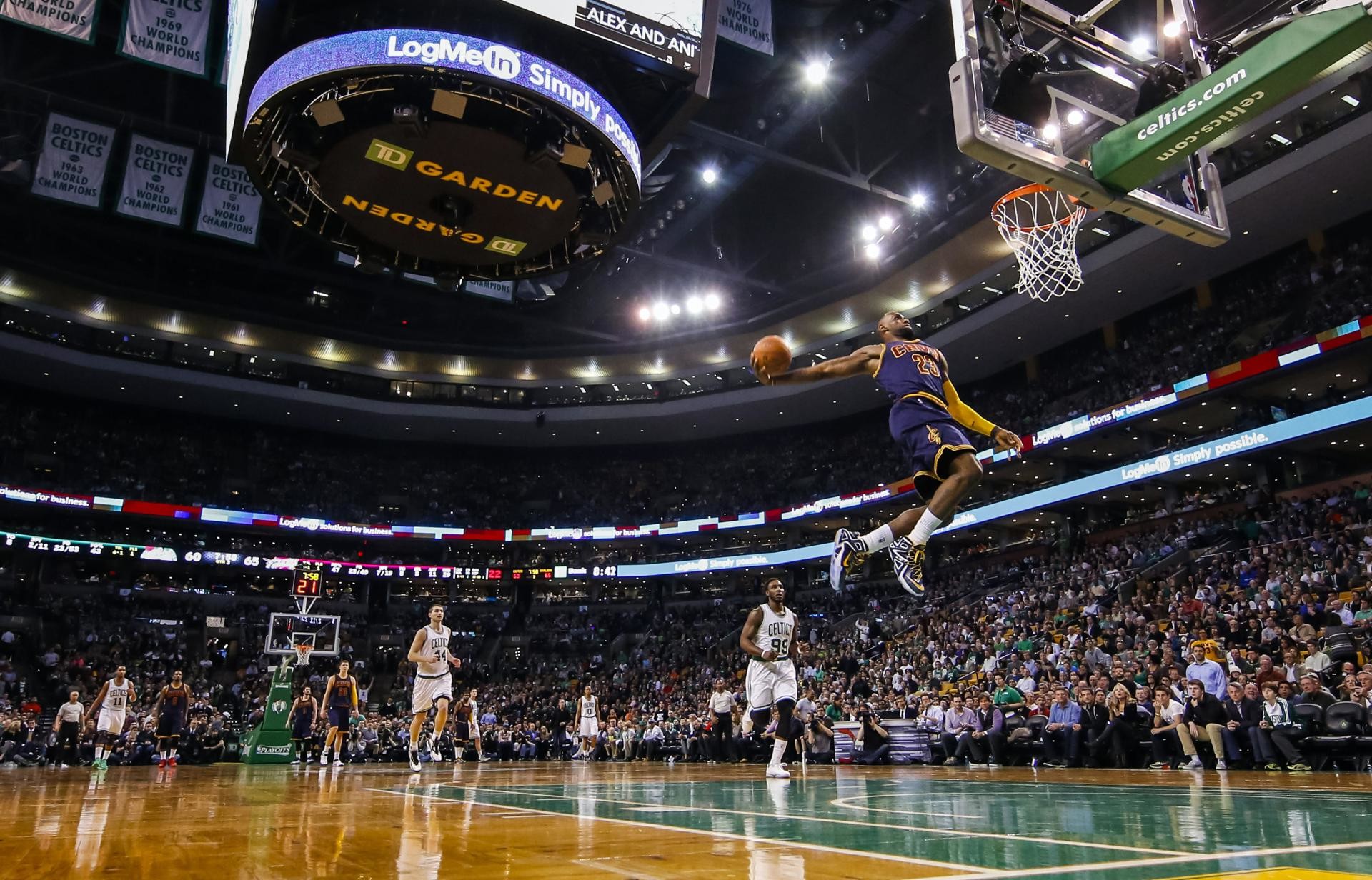 1920x1232 I know some of you were wanting a wallpaper-sized version of this LeBron  dunk ...