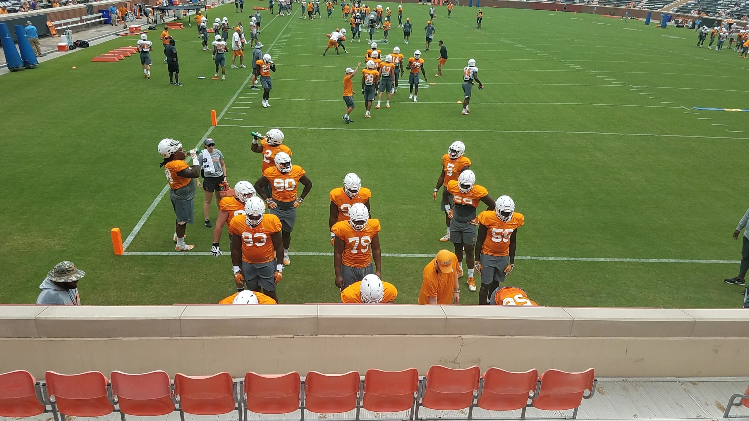 2560x1440 Video: Tennessee football fall practice 3 at Neyland (Defense)