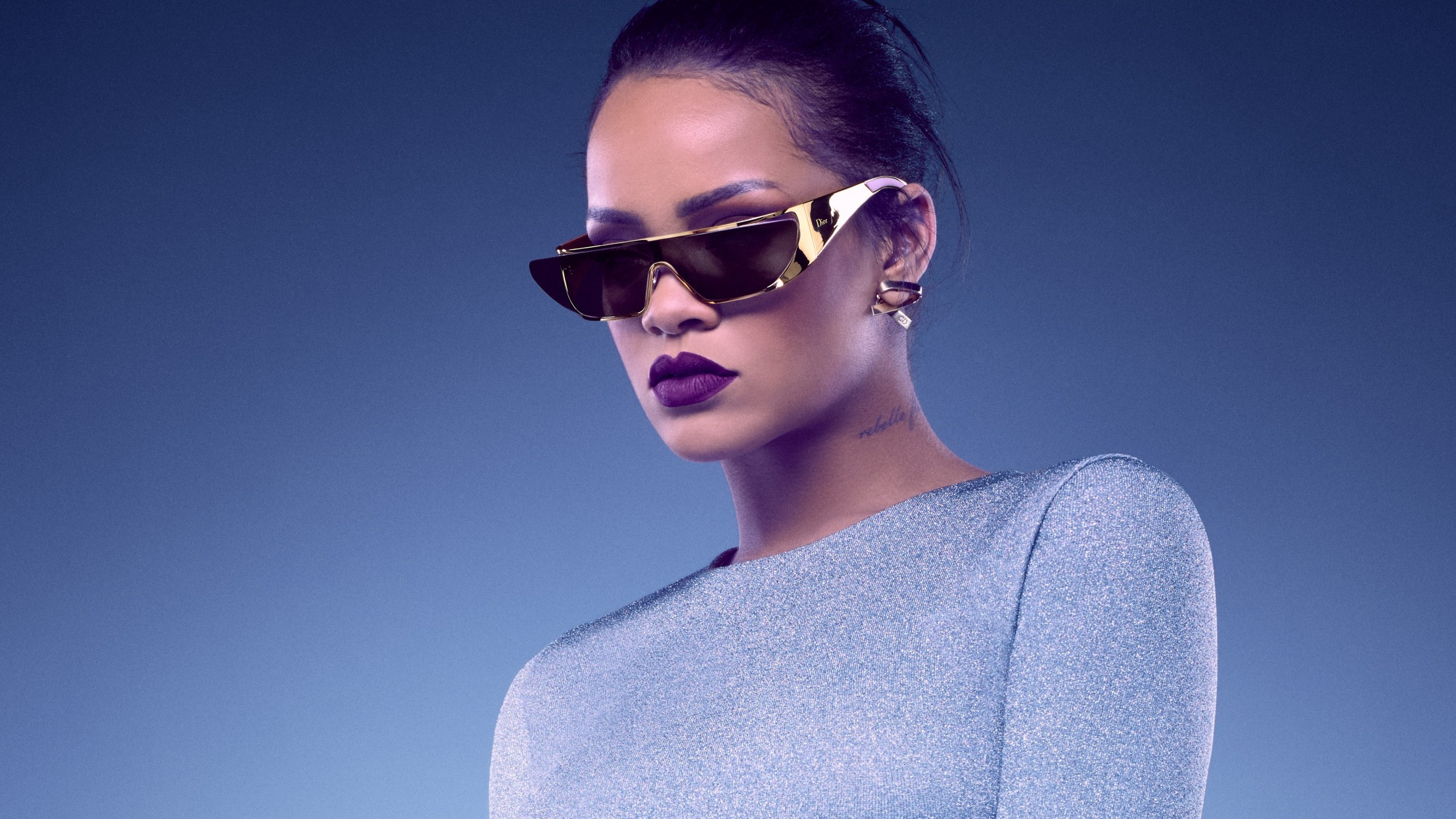 2560x1440 Rihanna Glasses HD Wallpaper 65532