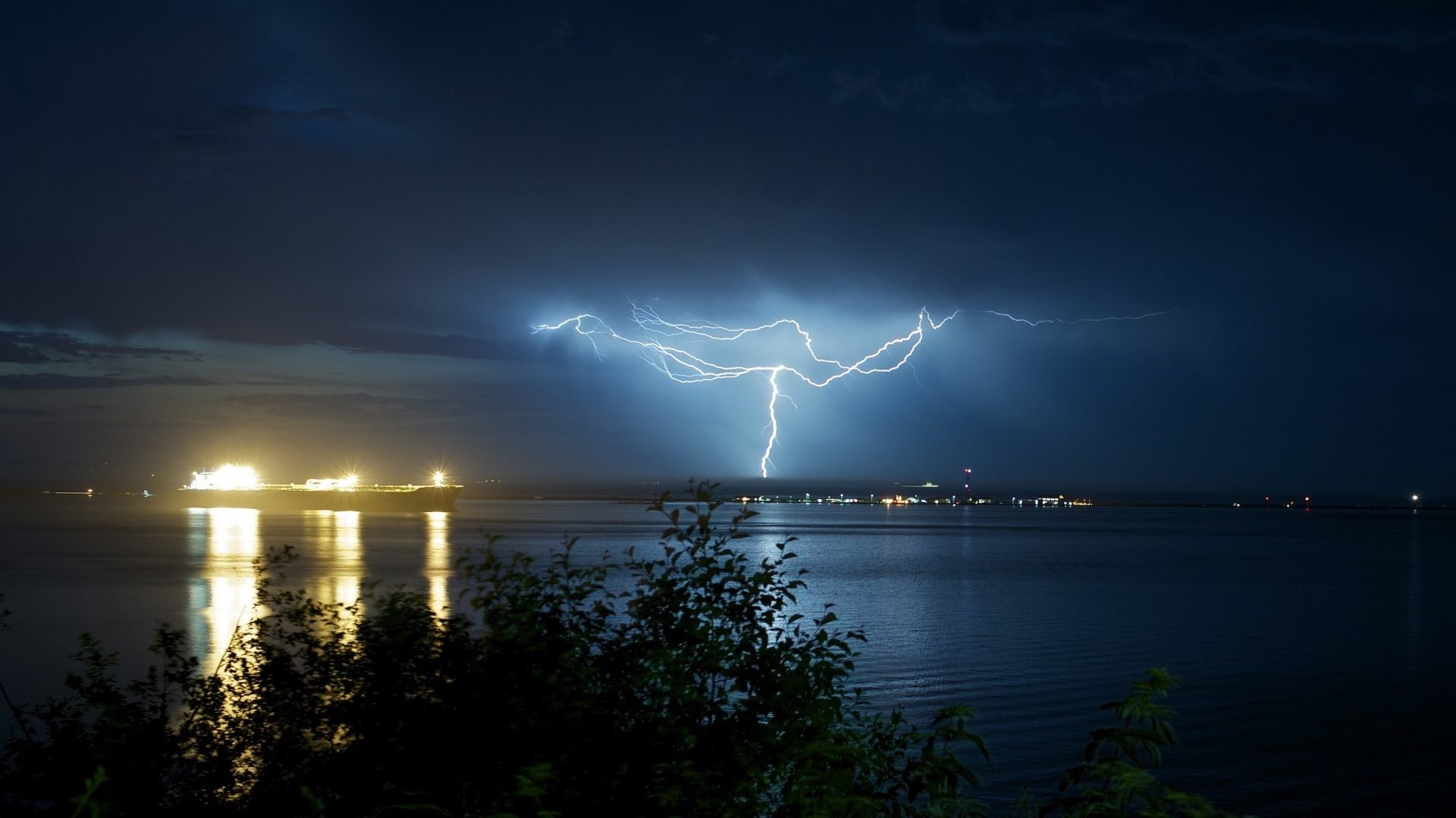 1920x1080 Lightning Tag - Ocean Lights Water Home Night Lightning Reflection Sea  Storm Trees Tree Leaves Sky