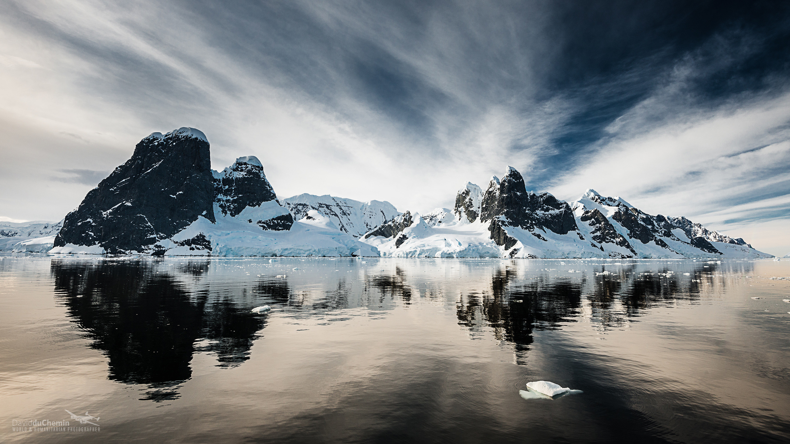 2560x1440 Beautiful Antarctica Large Screen Wallpaper