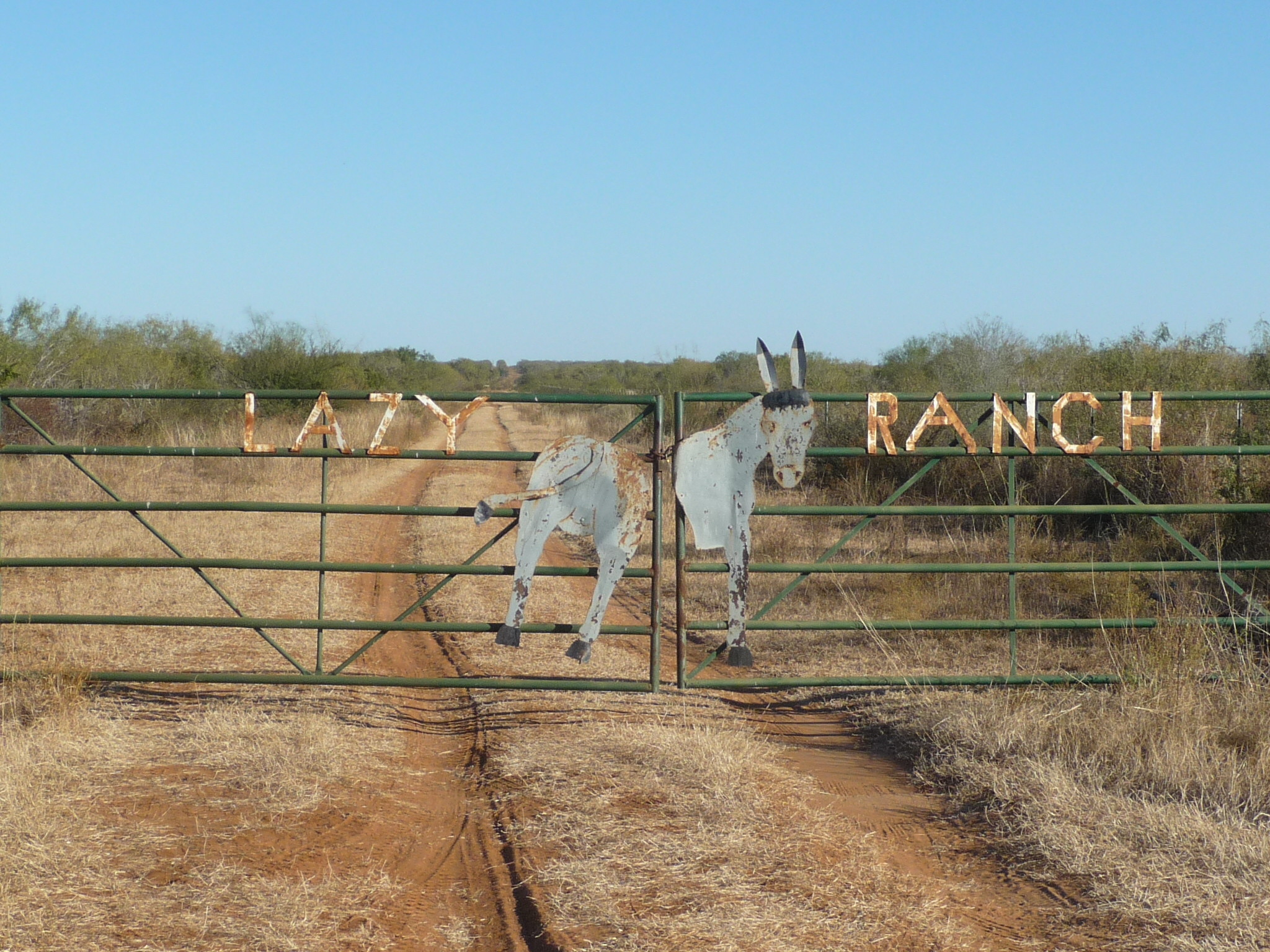 2048x1536 I just had to stop and take a picture of this gate. So now….Give me your  thoughts on this ranch entrance !!!