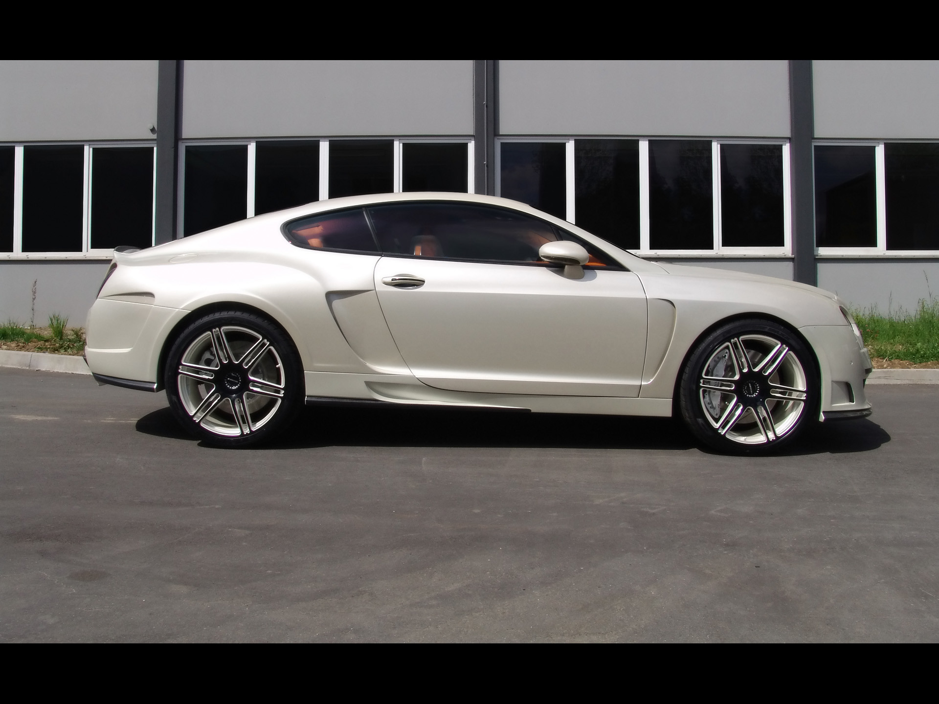 1920x1440 2008 Le Mansory Bentley Continental GT - Pearl White Side -  -  Wallpaper