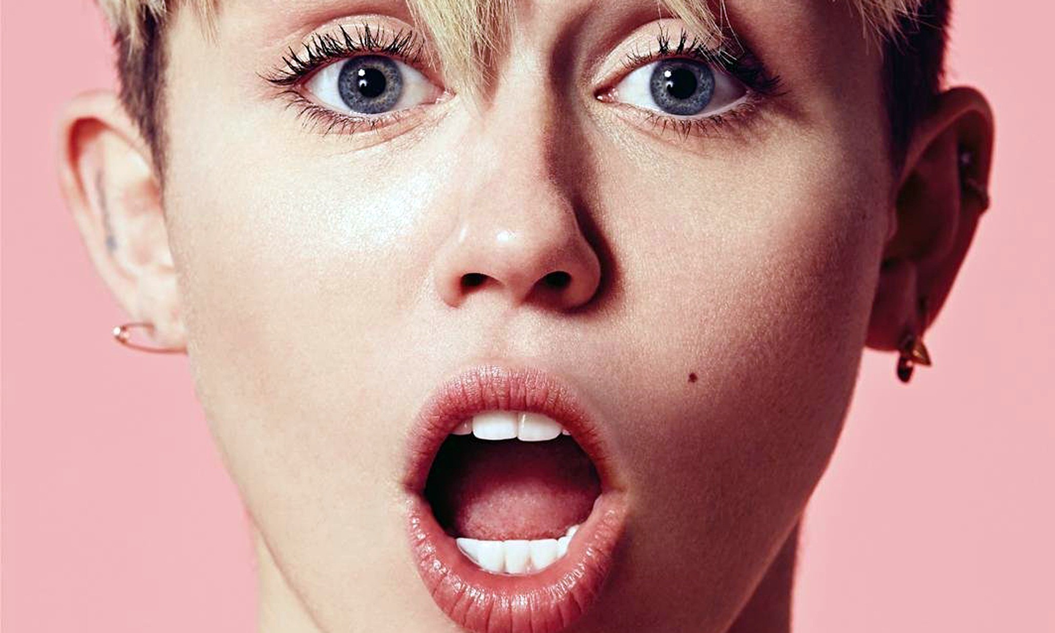 2060x1236 Miley Cyrus face - Download Hd Miley Cyrus face wallpaper for desktop and  mobile device. Best wide Miley Cyrus facefree background images.