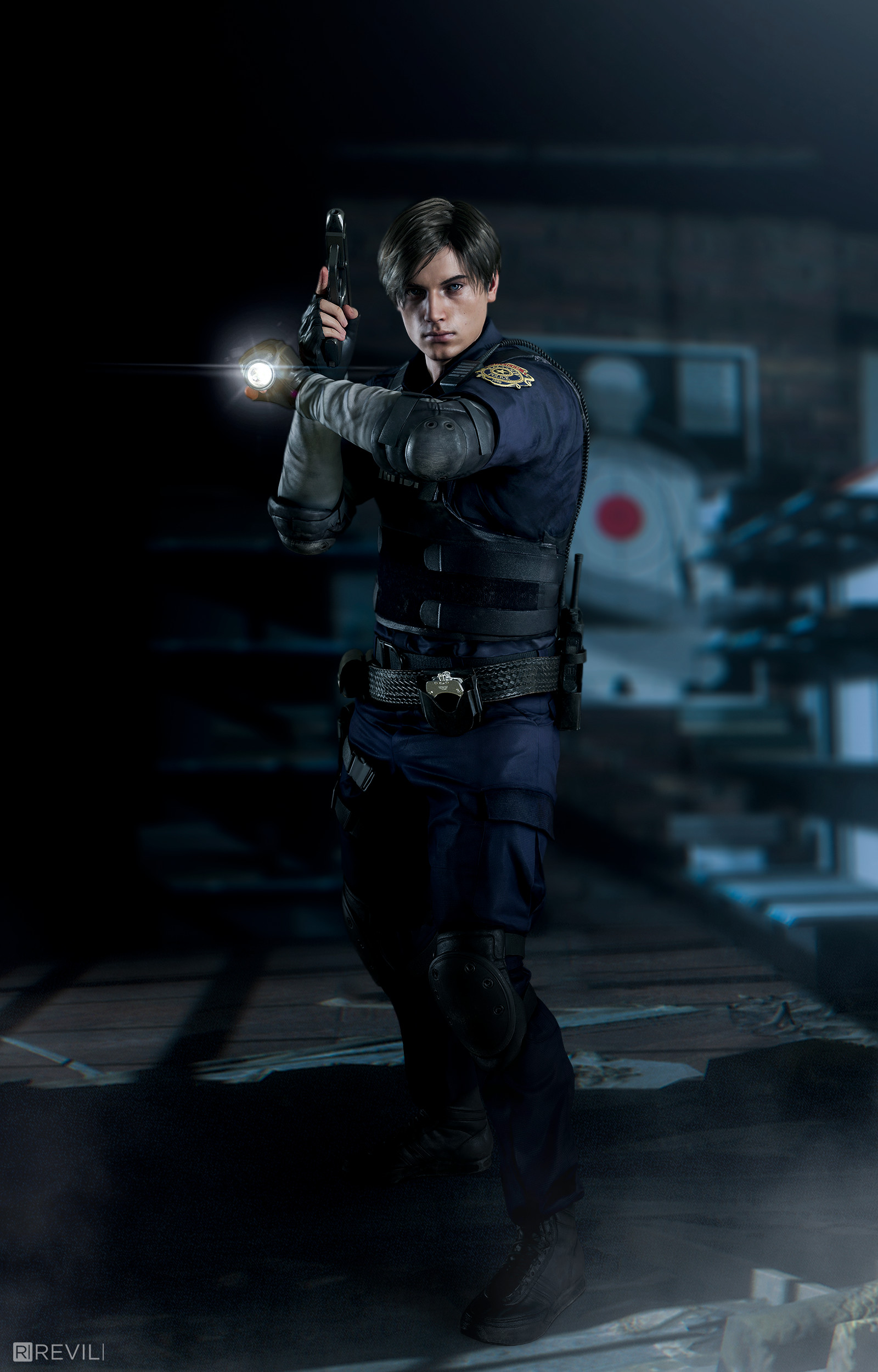 1600x2500 Resident Evil 2 serÃ¡ lanÃ§ado no dia 25 de janeiro de 2019 para PlayStation  4/PS4 PRO, Xbox One/Xbox One X e PC (Steam). No paÃ­s, somente as versÃµes de  ...