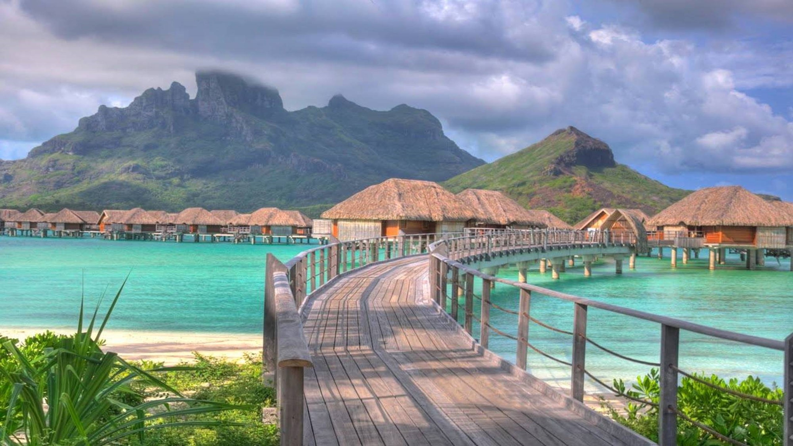 2560x1440 Four Seasons Resort Bora Bora South Pacific French Polynesia Desktop  Background 332490 : Wallpapers13.com