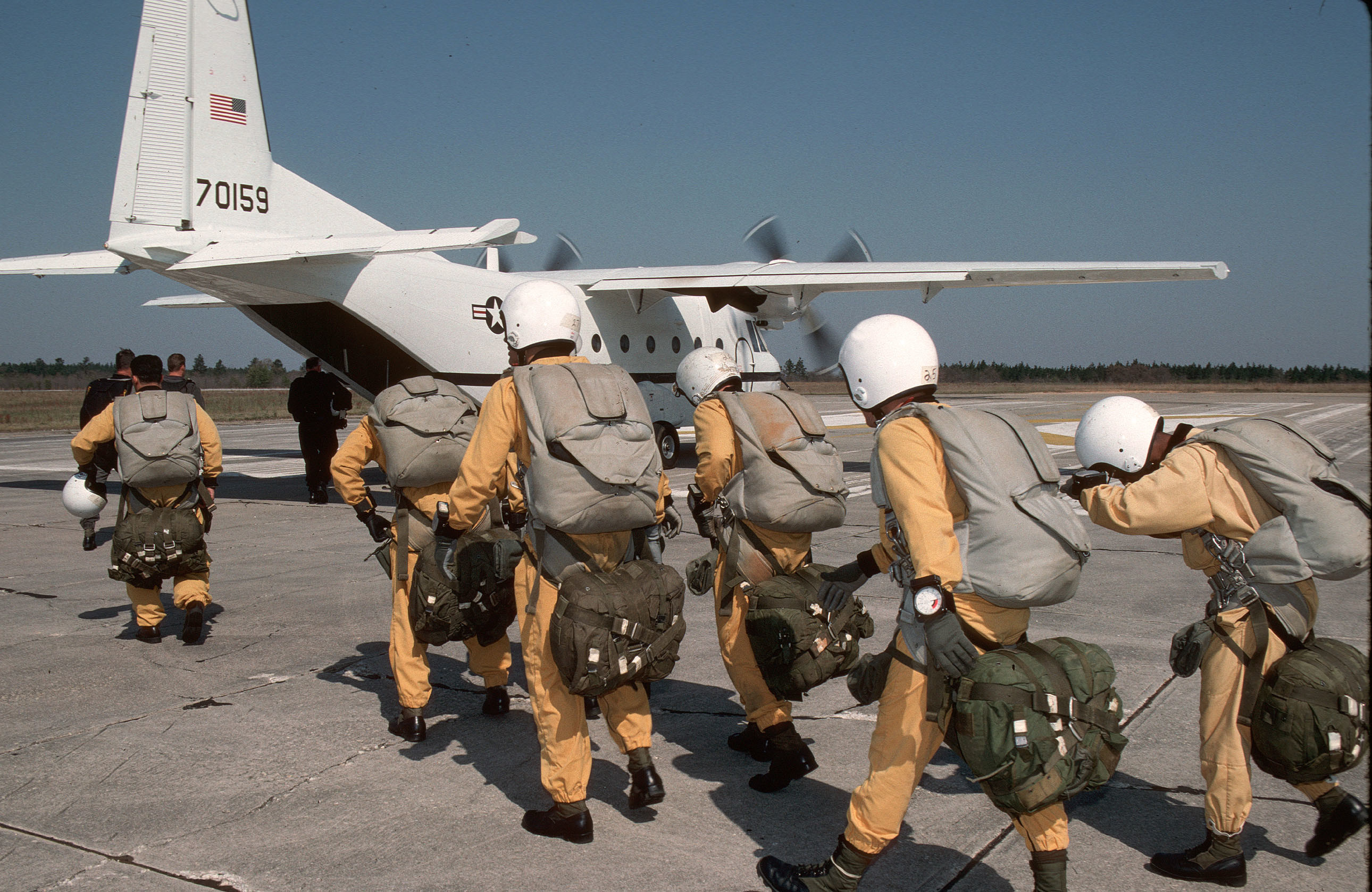 2580x1678 Members of Delta Force Special Operations preparing to conduct HALO (HIgh  Altitude Low Opening)