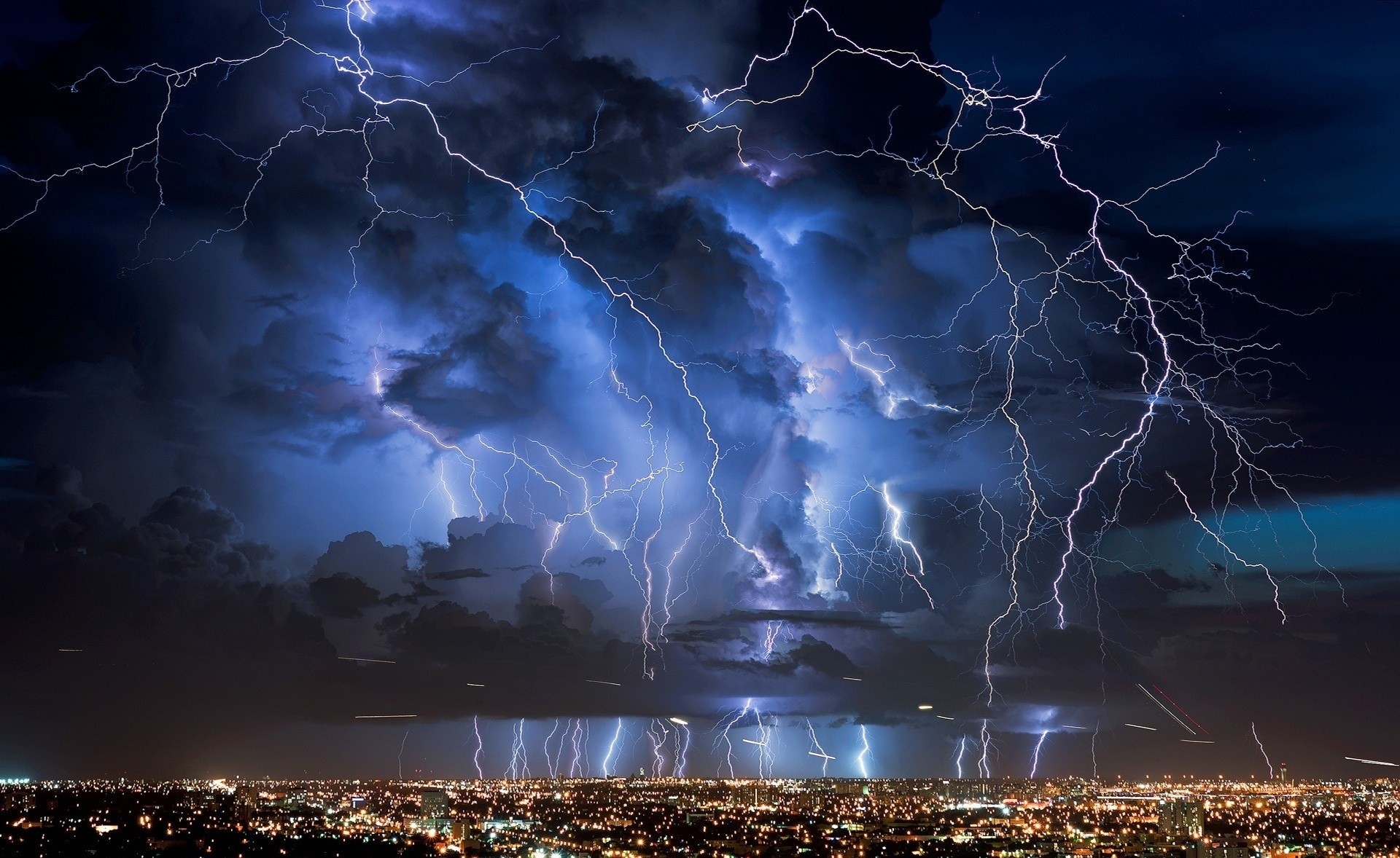 1920x1178 lightning strike, lightning, night, dark clouds, thunderstorm, city