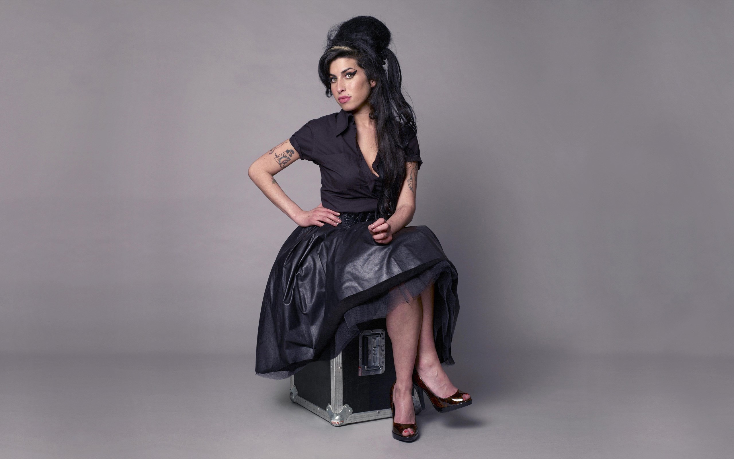 2560x1600  wallpapers free amy winehouse