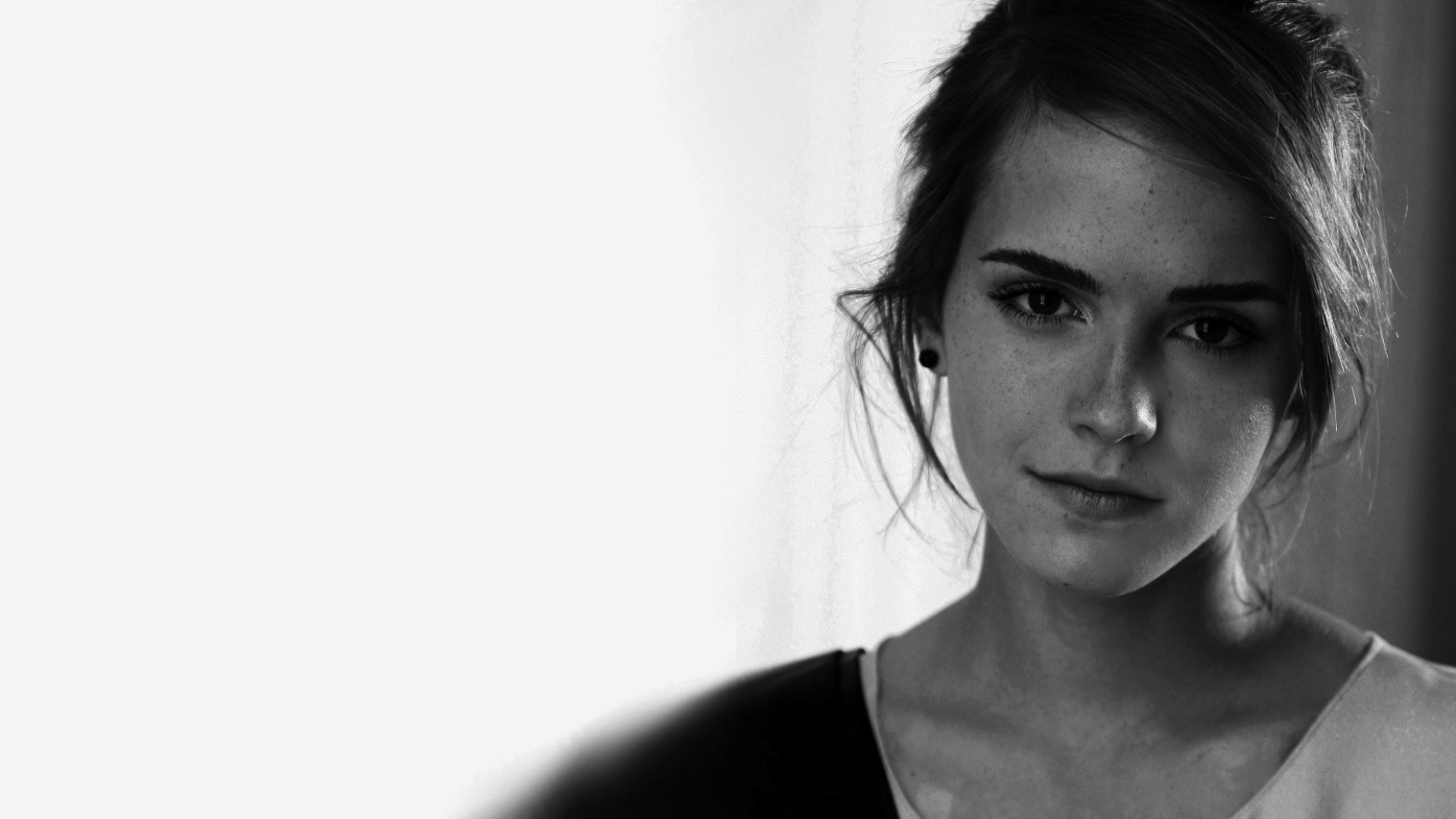 1920x1080 Preview wallpaper emma watson, brunette, eyes, face, black and white  