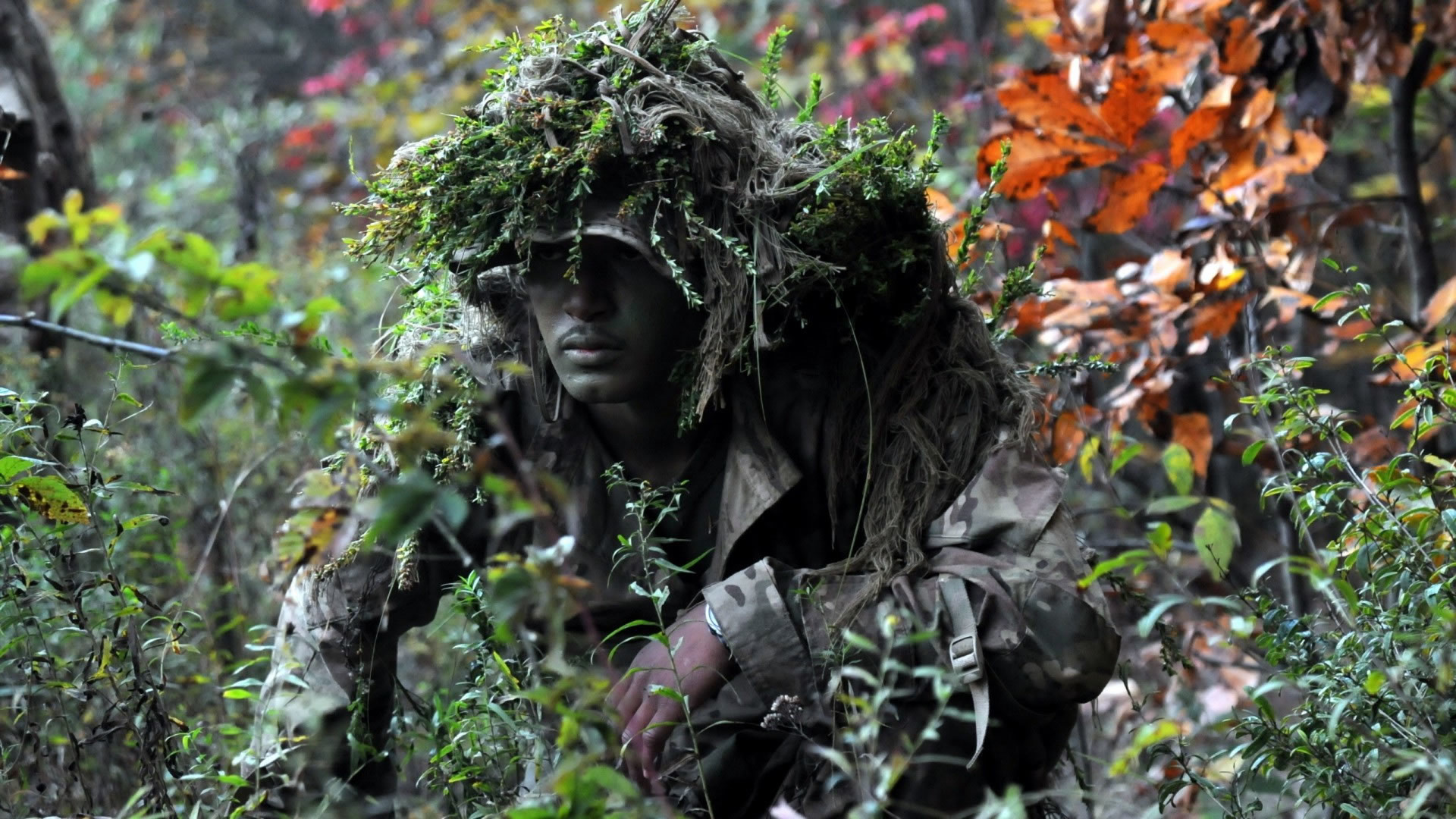 1920x1080 Soldier in Ghillie Suit