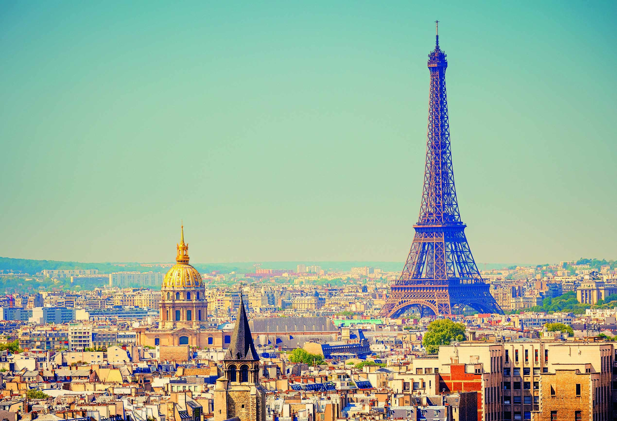 2539x1733 Eiffel Tower in Paris, France