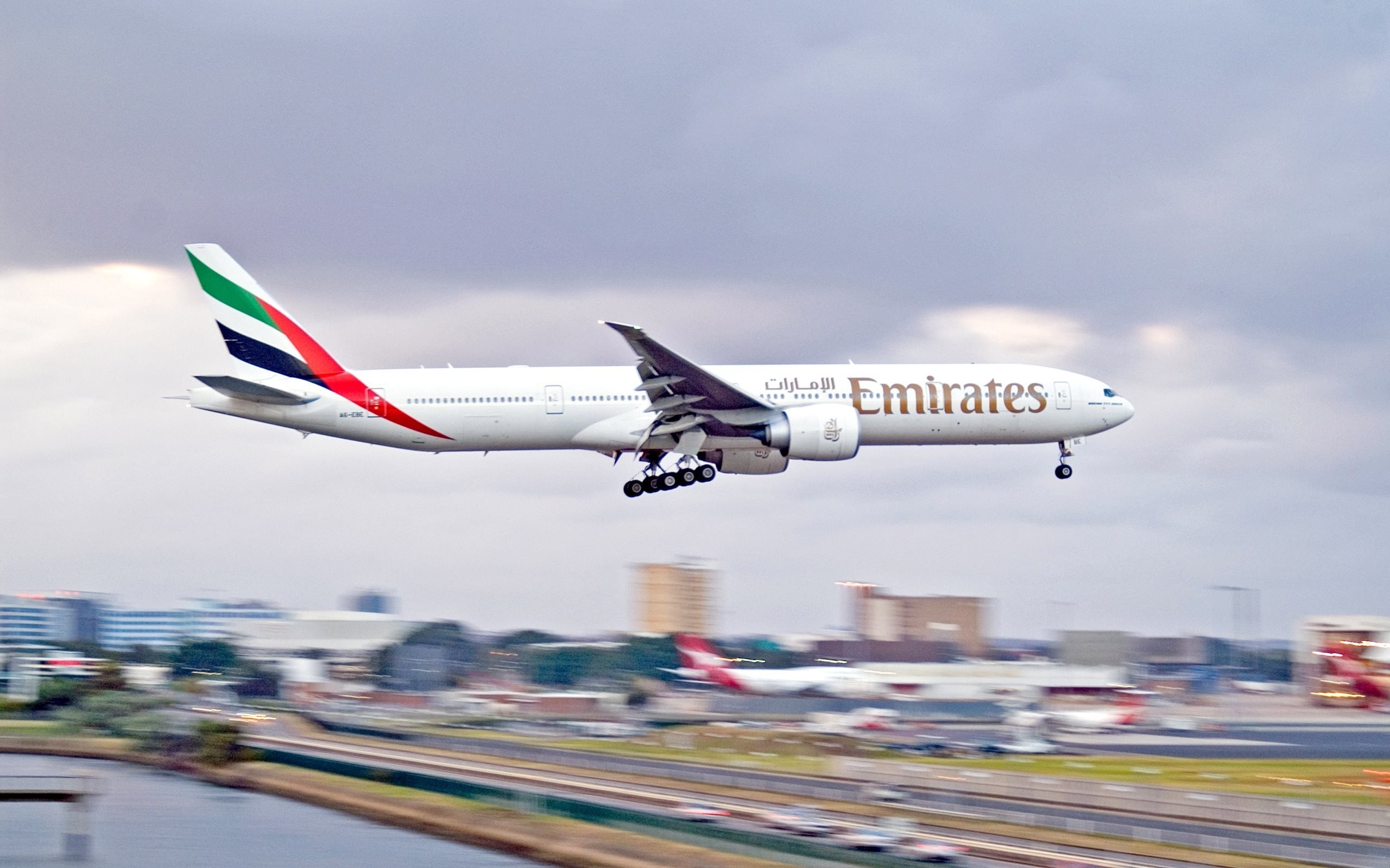 2560x1600 Landing, Airbus, Boeing 777, Emirates, Sky Wallpaper in  Resolution