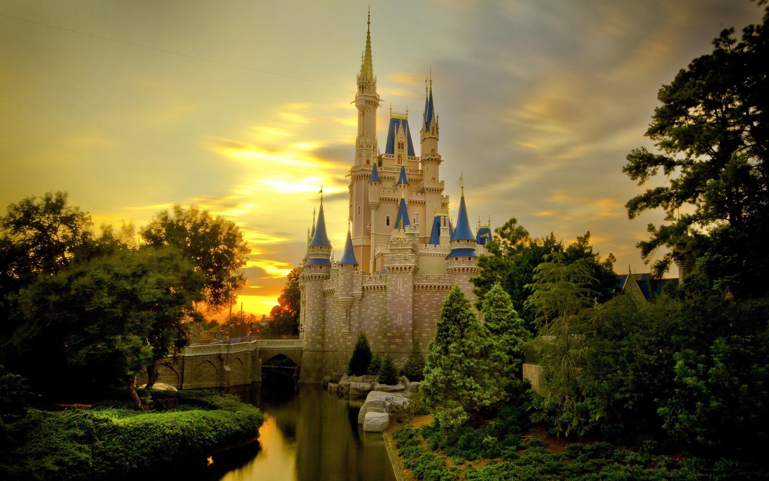 2560x1600 Disney Cinderella Castle 3d model CGStudio. Free castle clipart 3 image 2  Clipartix