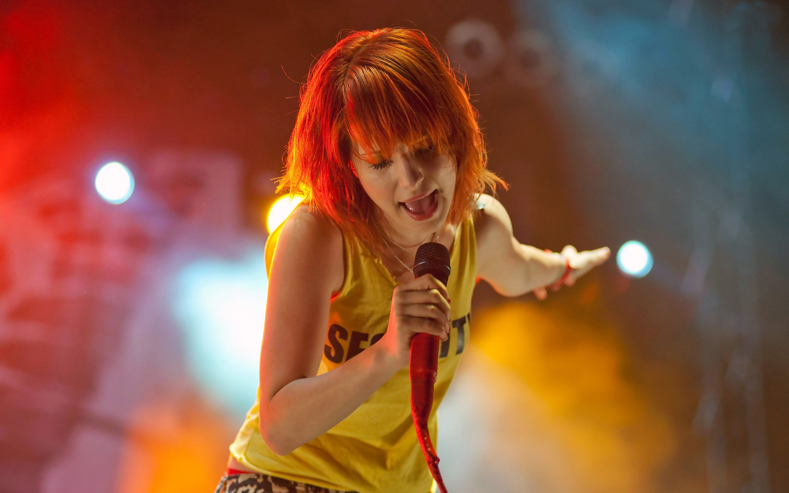 2560x1600 Hayley Williams Wallpaper : HD Wallpapers available in different resolution  and sizes for our computer desktop