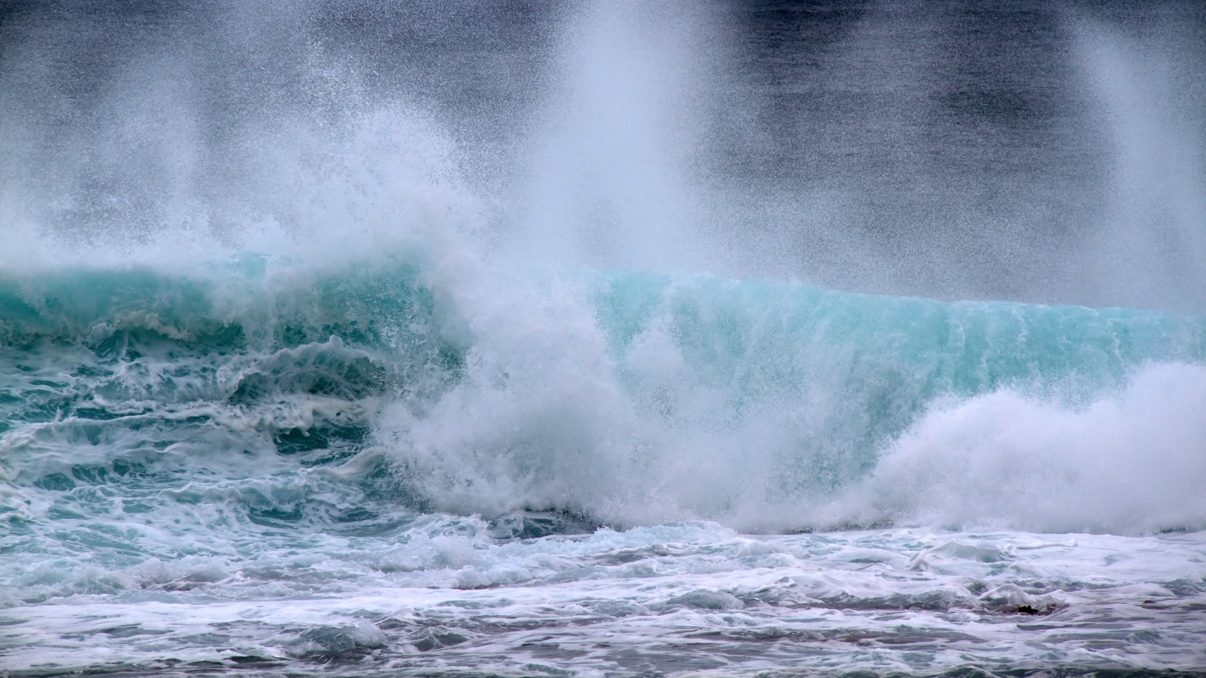 3840x2160 4K HD Wallpaper: Ocean Waves - Madliena, Malta Majjistral, MT