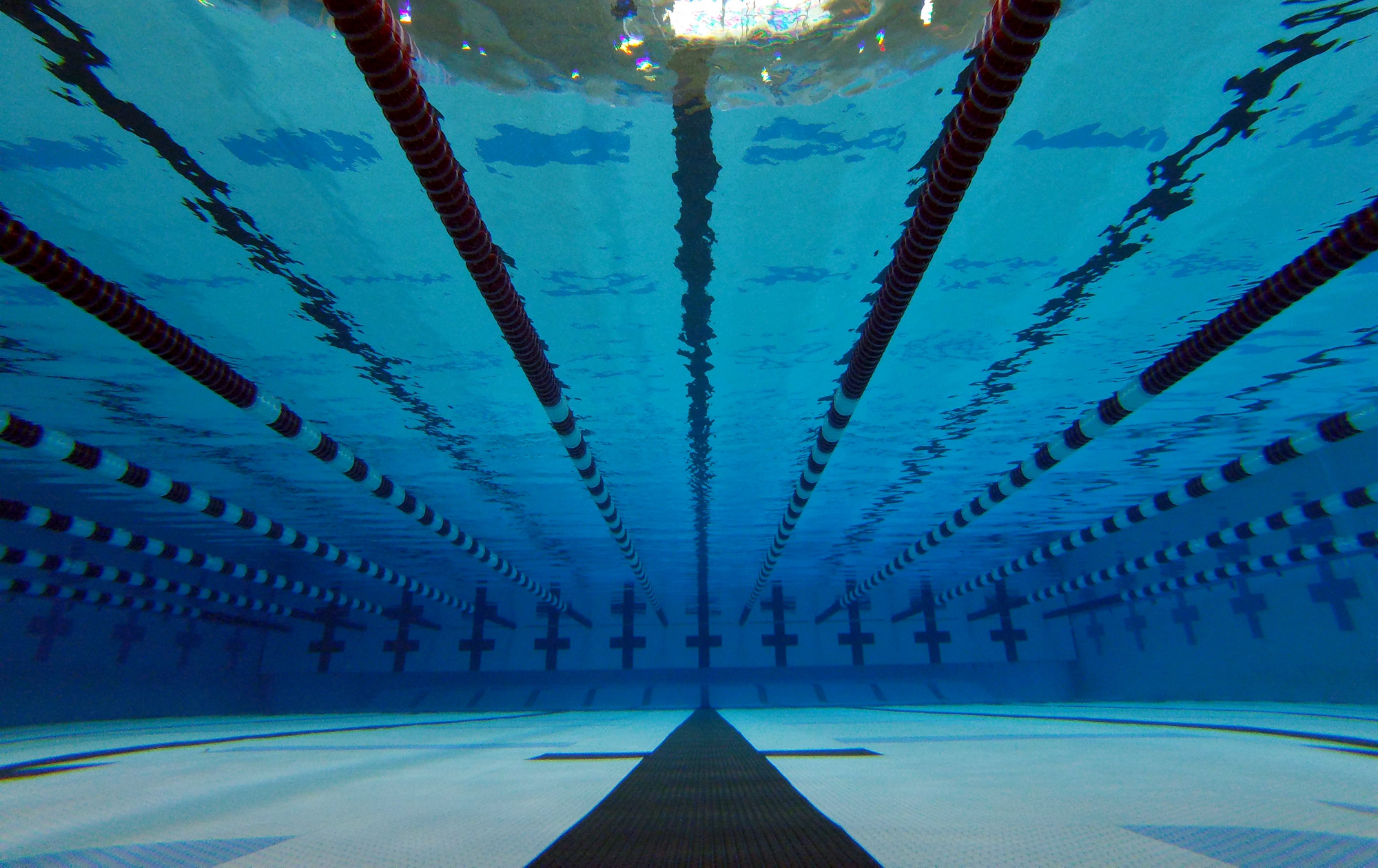 2000x1260 Swimming Wallpaper HD